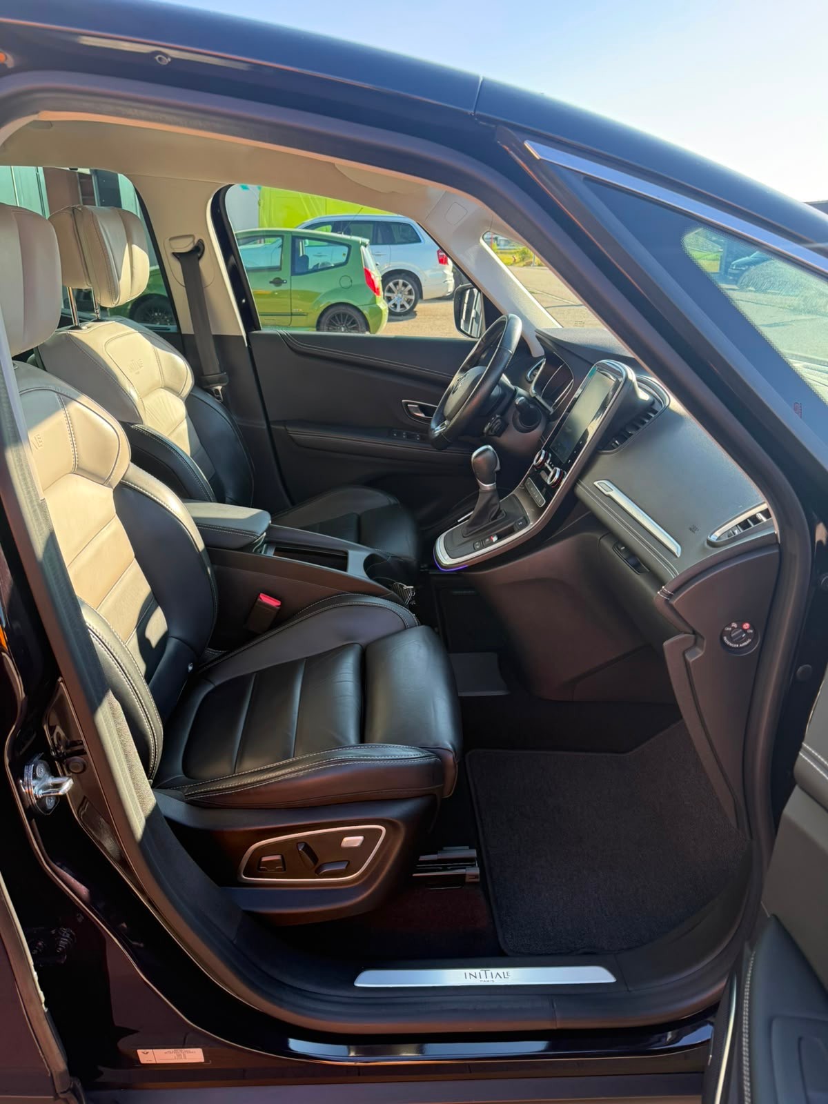 RENAULT Scénic 1.6 dCi Initiale Paris EDC-image-10