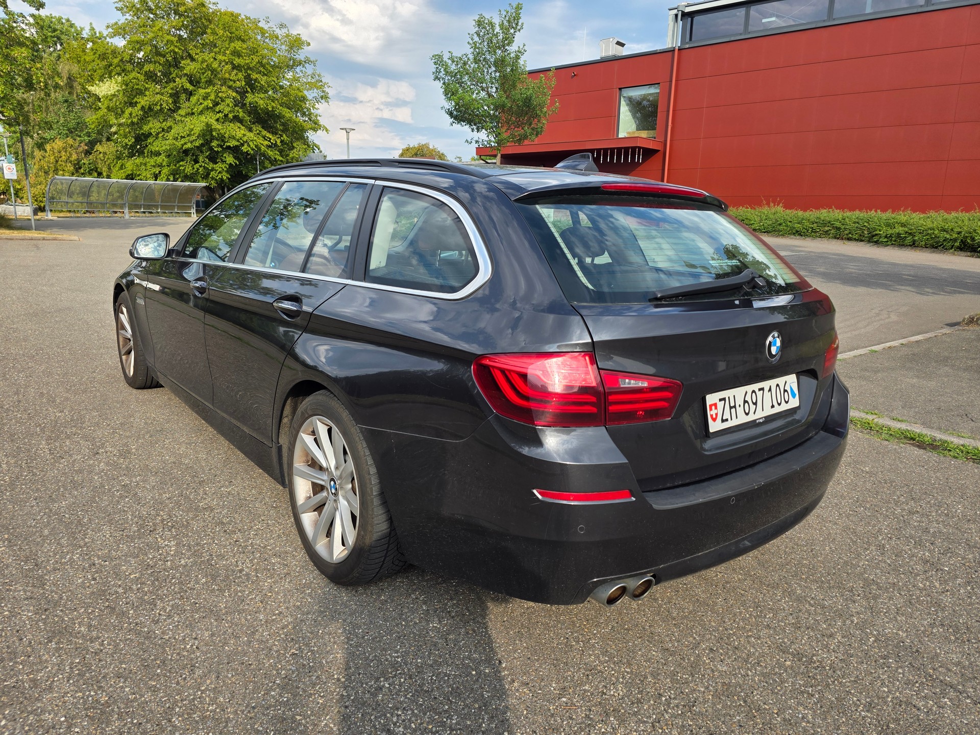 BMW 520d Touring Luxury Line Steptronic-image-5