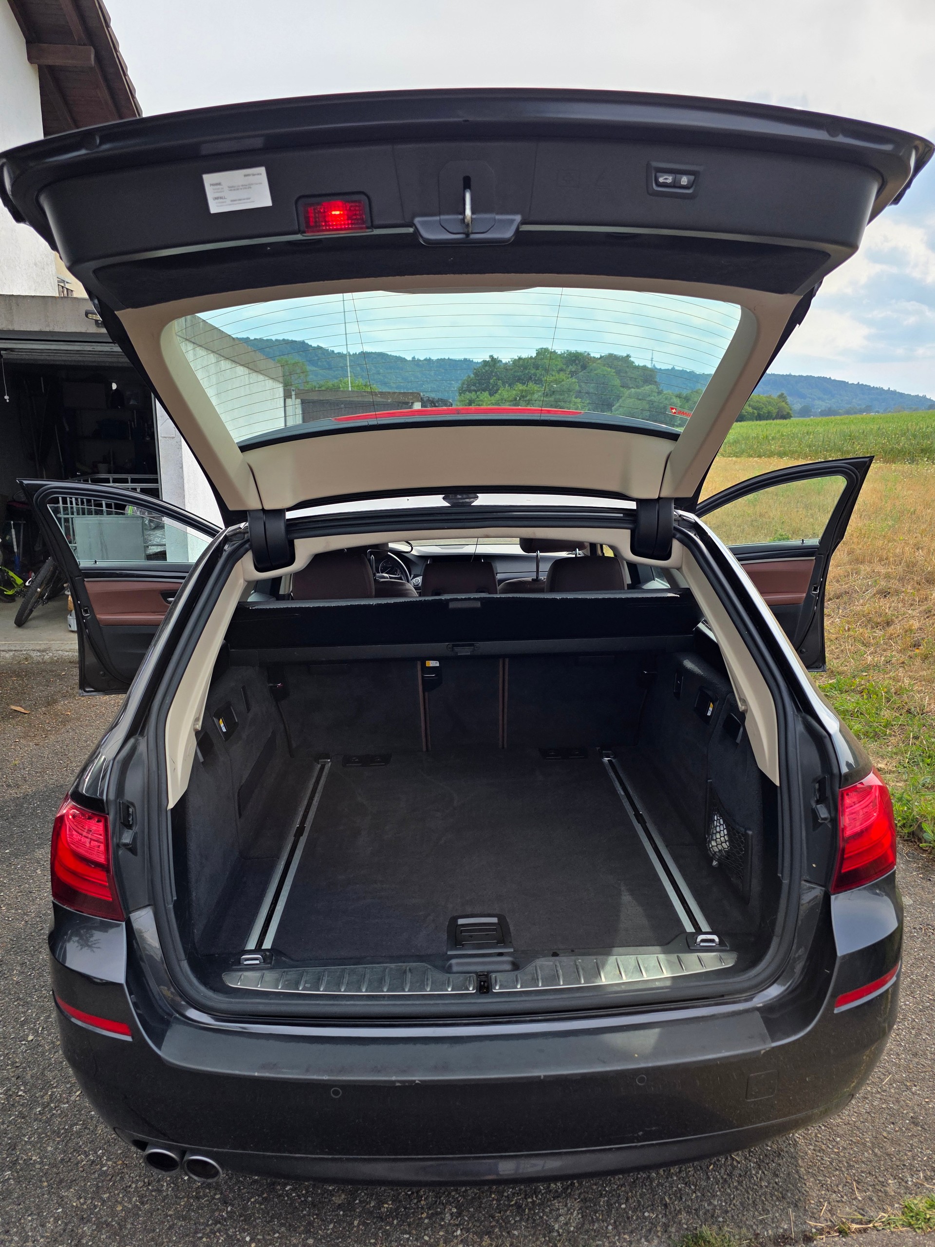 BMW 520d Touring Luxury Line Steptronic-image-10