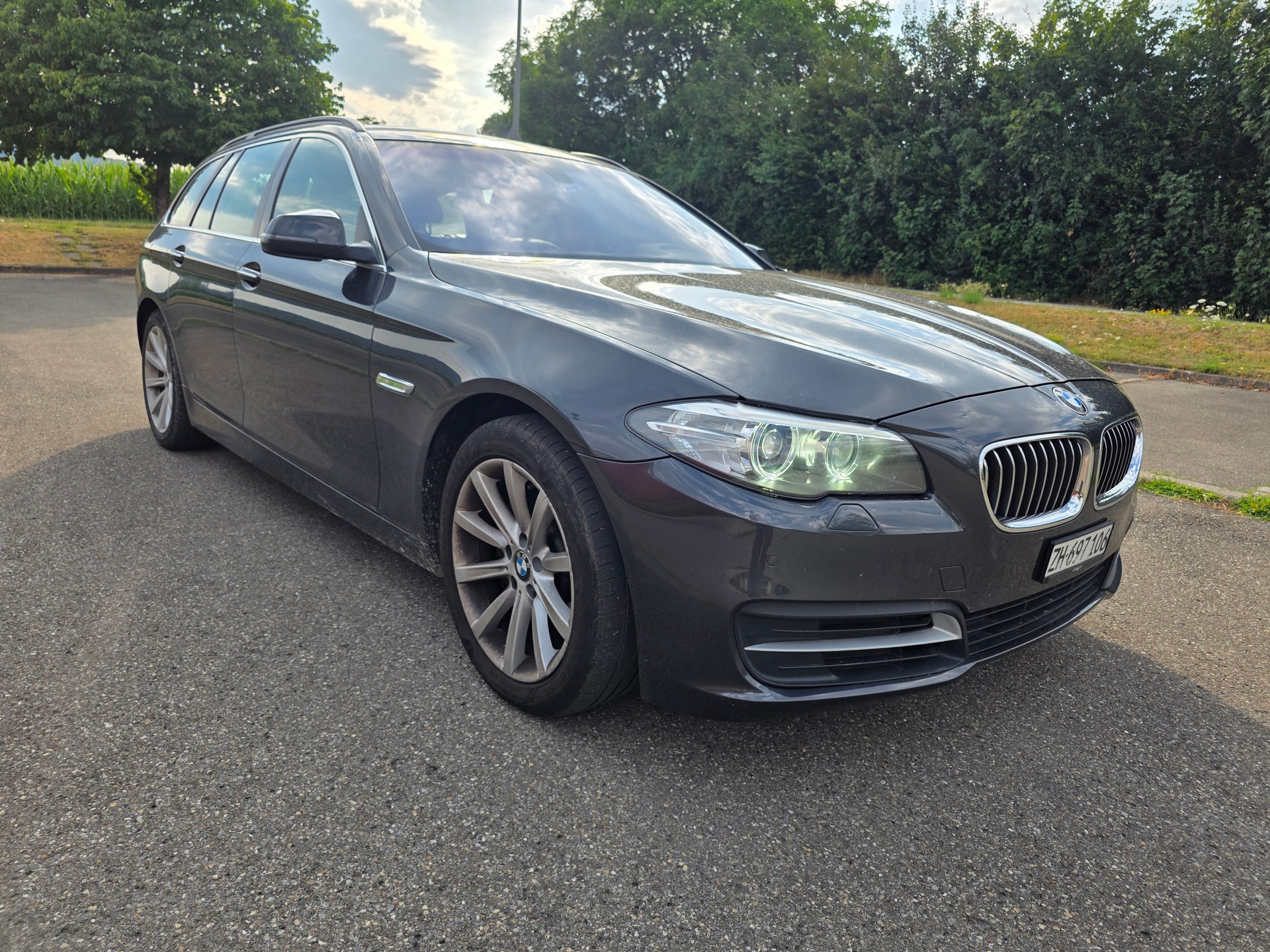 BMW 520d Touring Luxury Line Steptronic-image-2