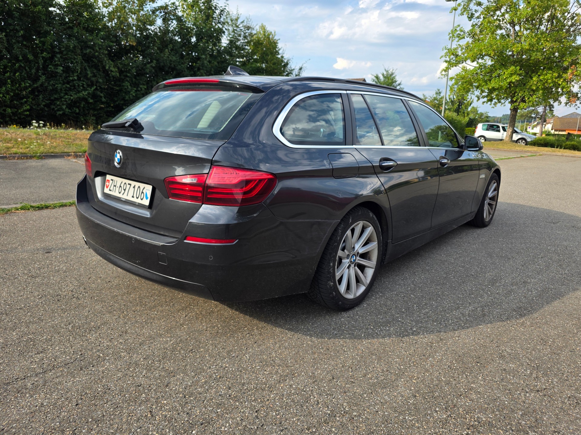BMW 520d Touring Luxury Line Steptronic-image-3