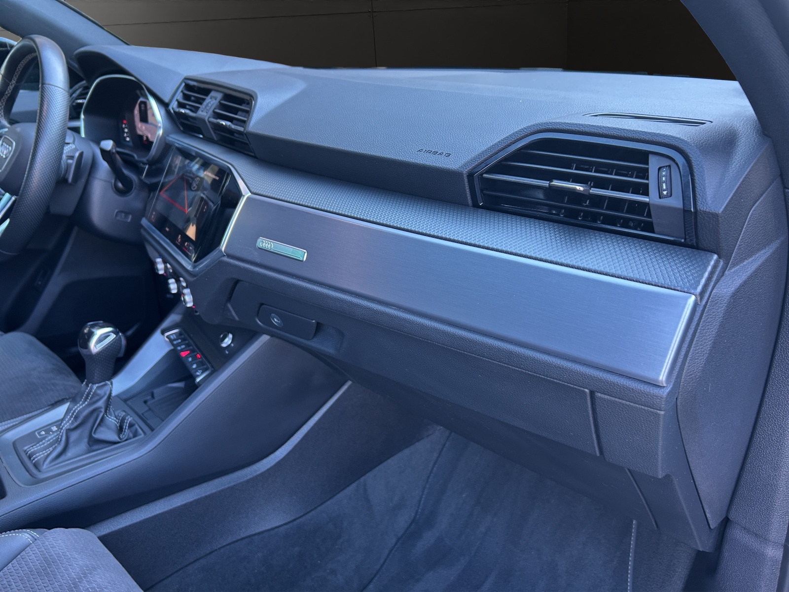 AUDI Q3 35 TFSI S line Attraction S-tronic-image-21