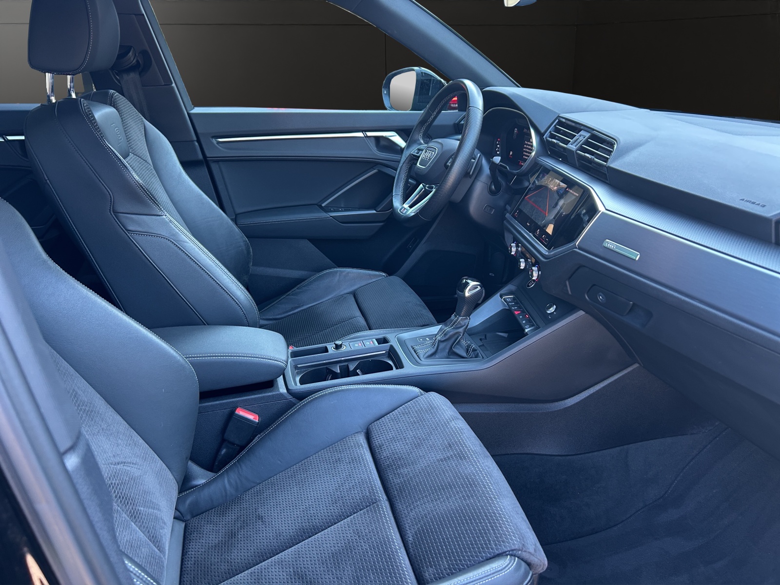 AUDI Q3 35 TFSI S line Attraction S-tronic-image-15