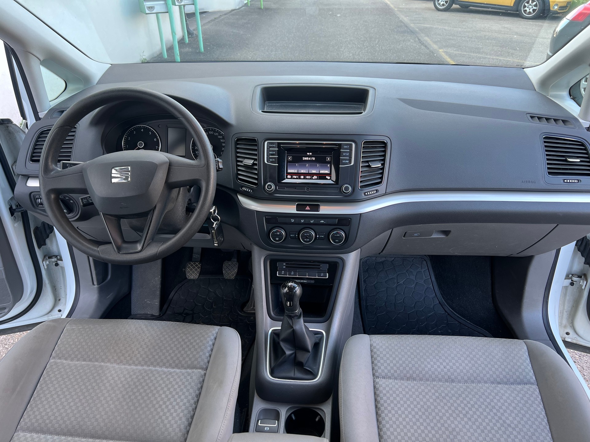 SEAT Alhambra 1.4 TSI Reference-image-8