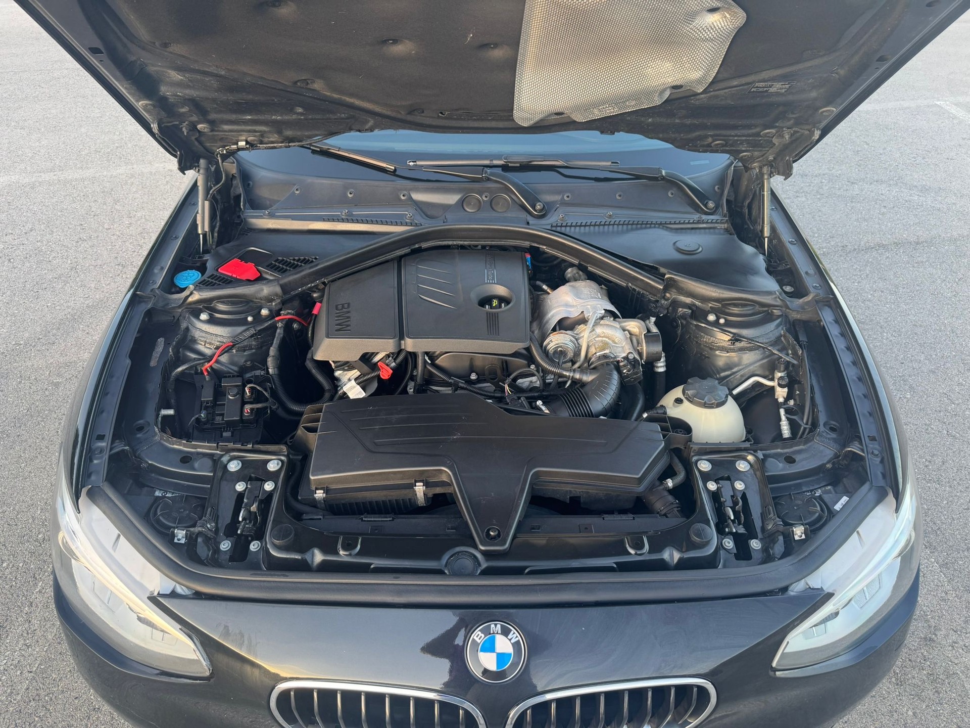 BMW 118i Urban Line Steptronic-image-10
