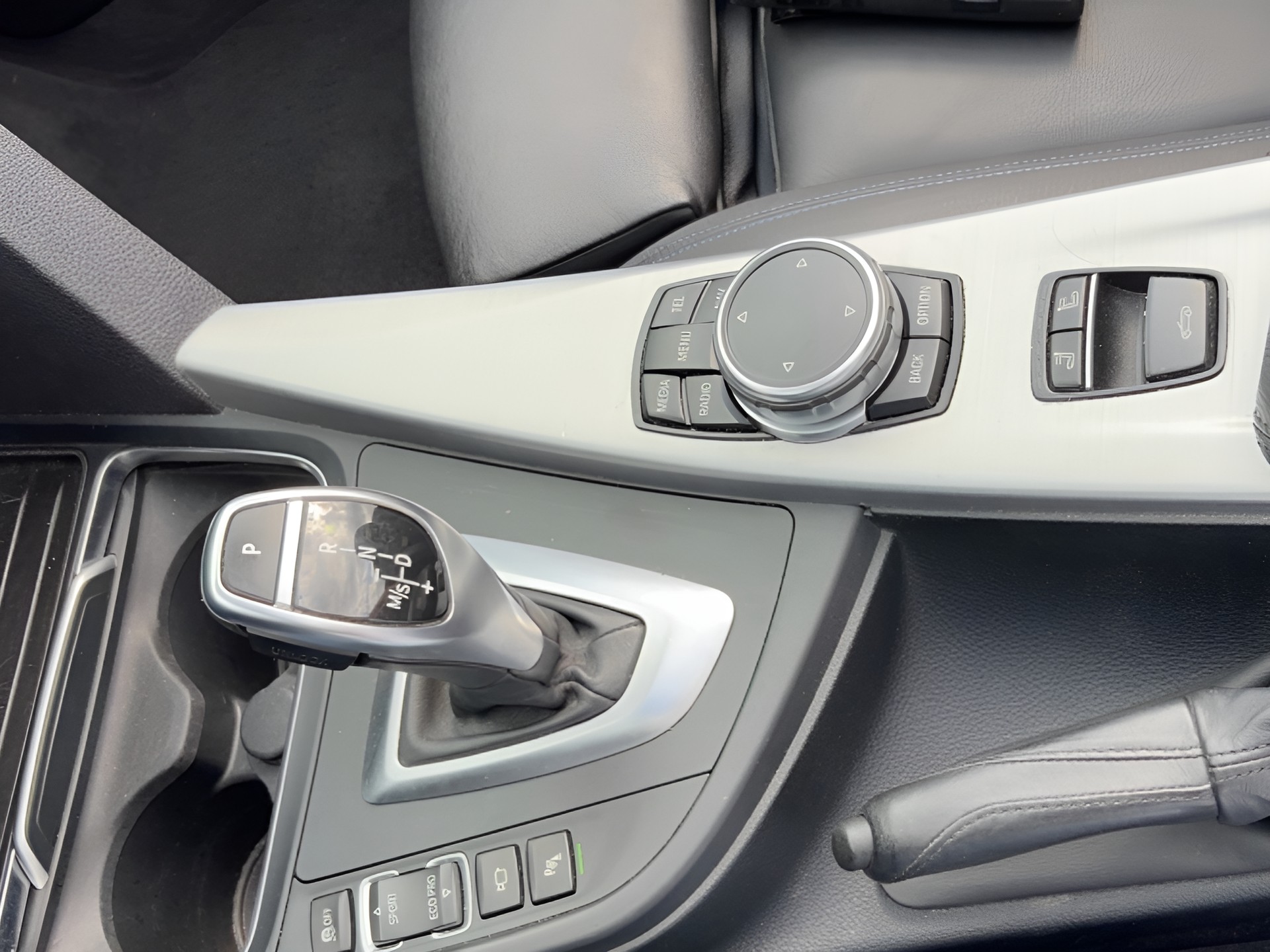 BMW 440i Cabriolet xDrive M Sport Steptronic-image-13