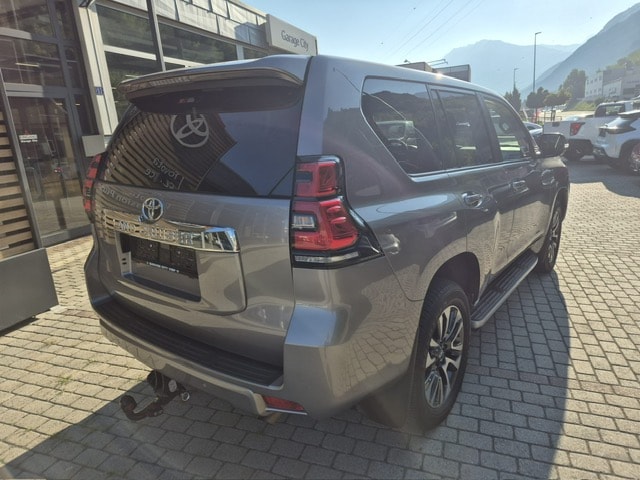 TOYOTA Land Cruiser 2.8TD Style Automat-image-2