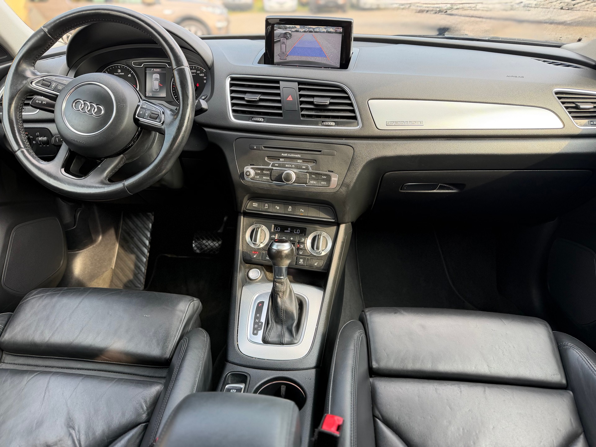 AUDI Q3 2.0 TDI quattro S-tronic-image-13