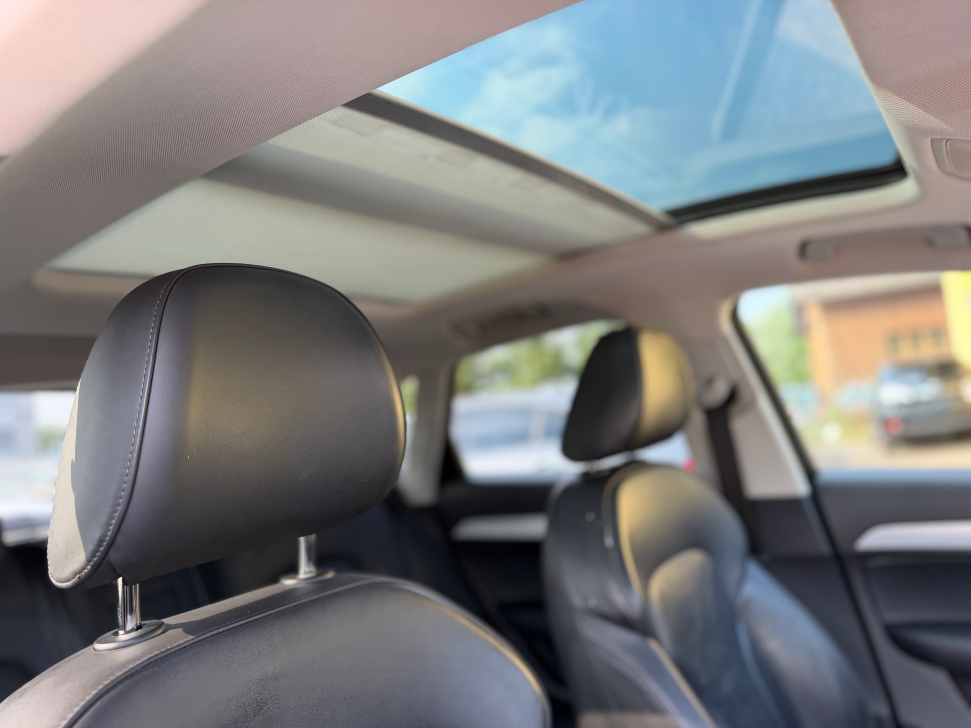 AUDI Q3 2.0 TDI quattro S-tronic-image-16