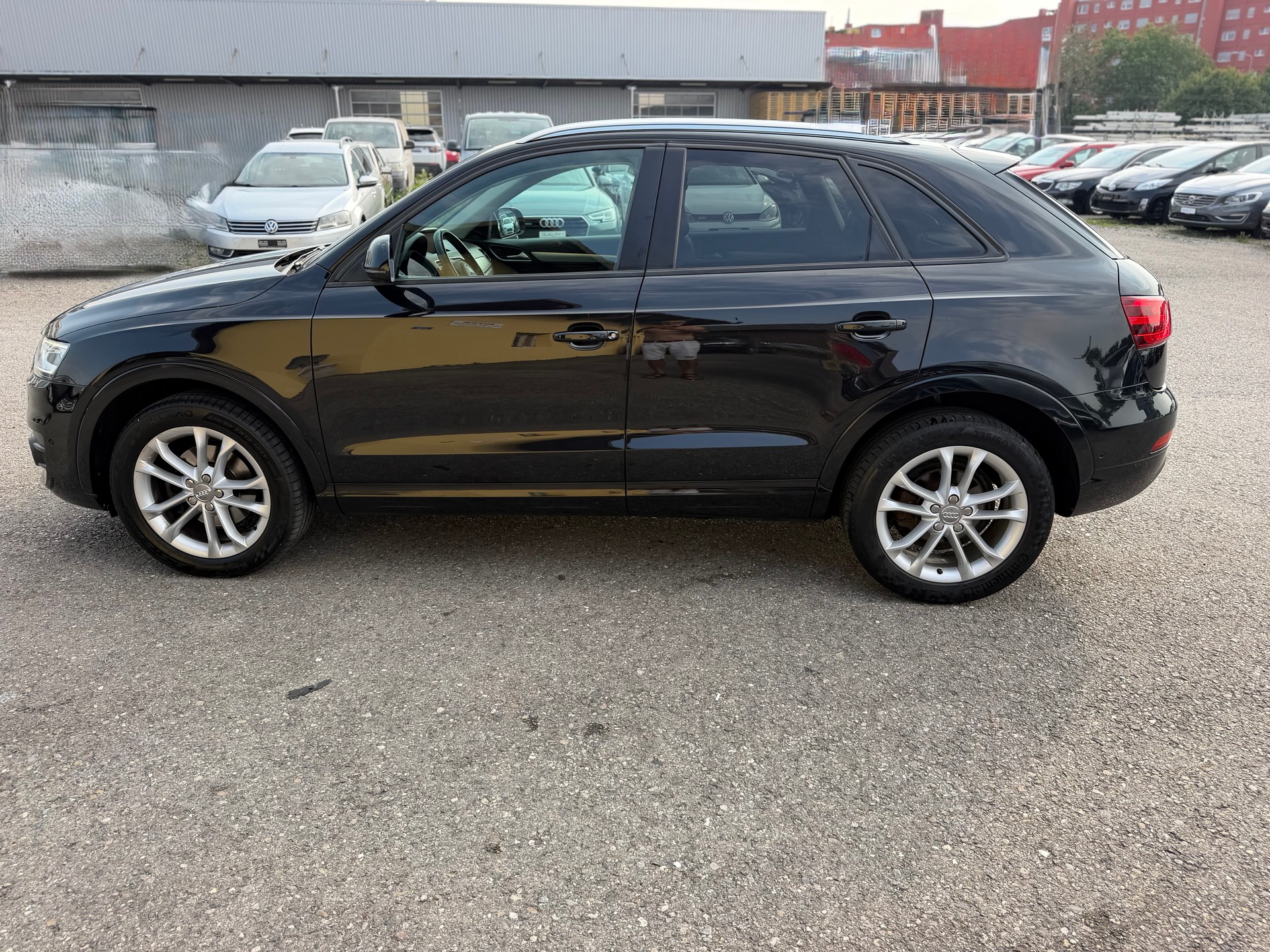 AUDI Q3 2.0 TDI quattro S-tronic-image-8