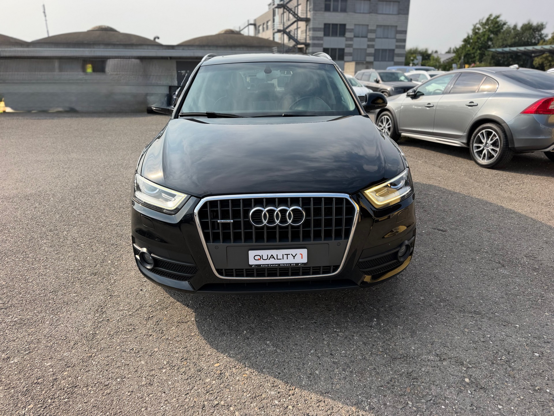 AUDI Q3 2.0 TDI quattro S-tronic-image-1