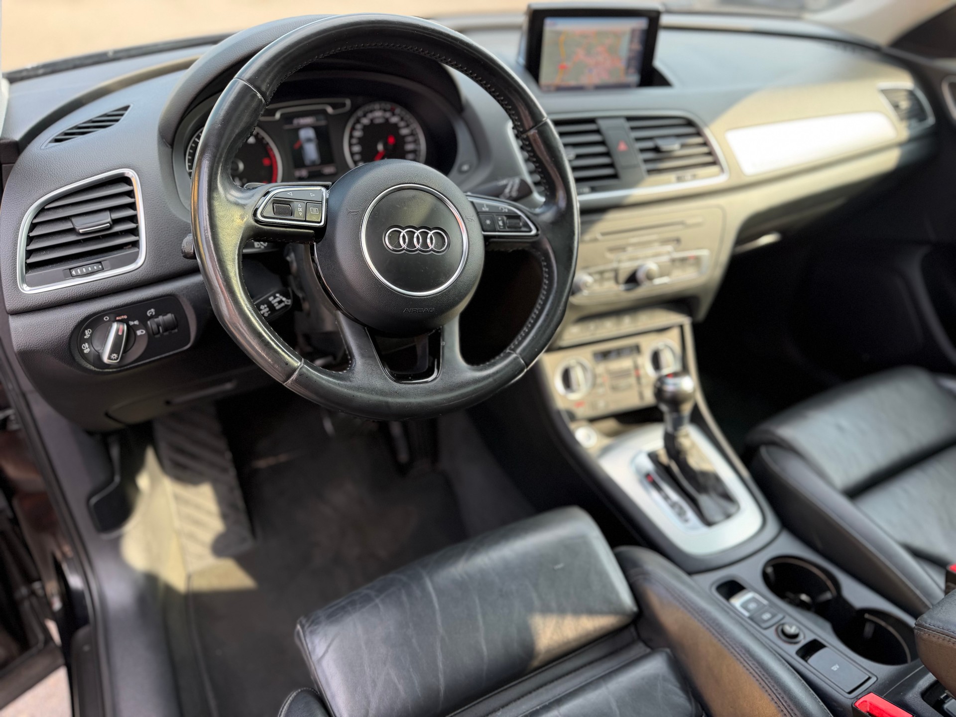 AUDI Q3 2.0 TDI quattro S-tronic-image-20