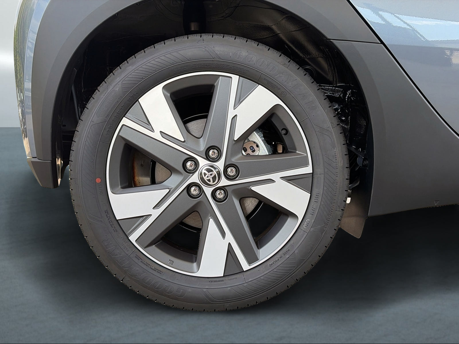 TOYOTA Aygo X 1.5 Comfort e-CVT-image-10