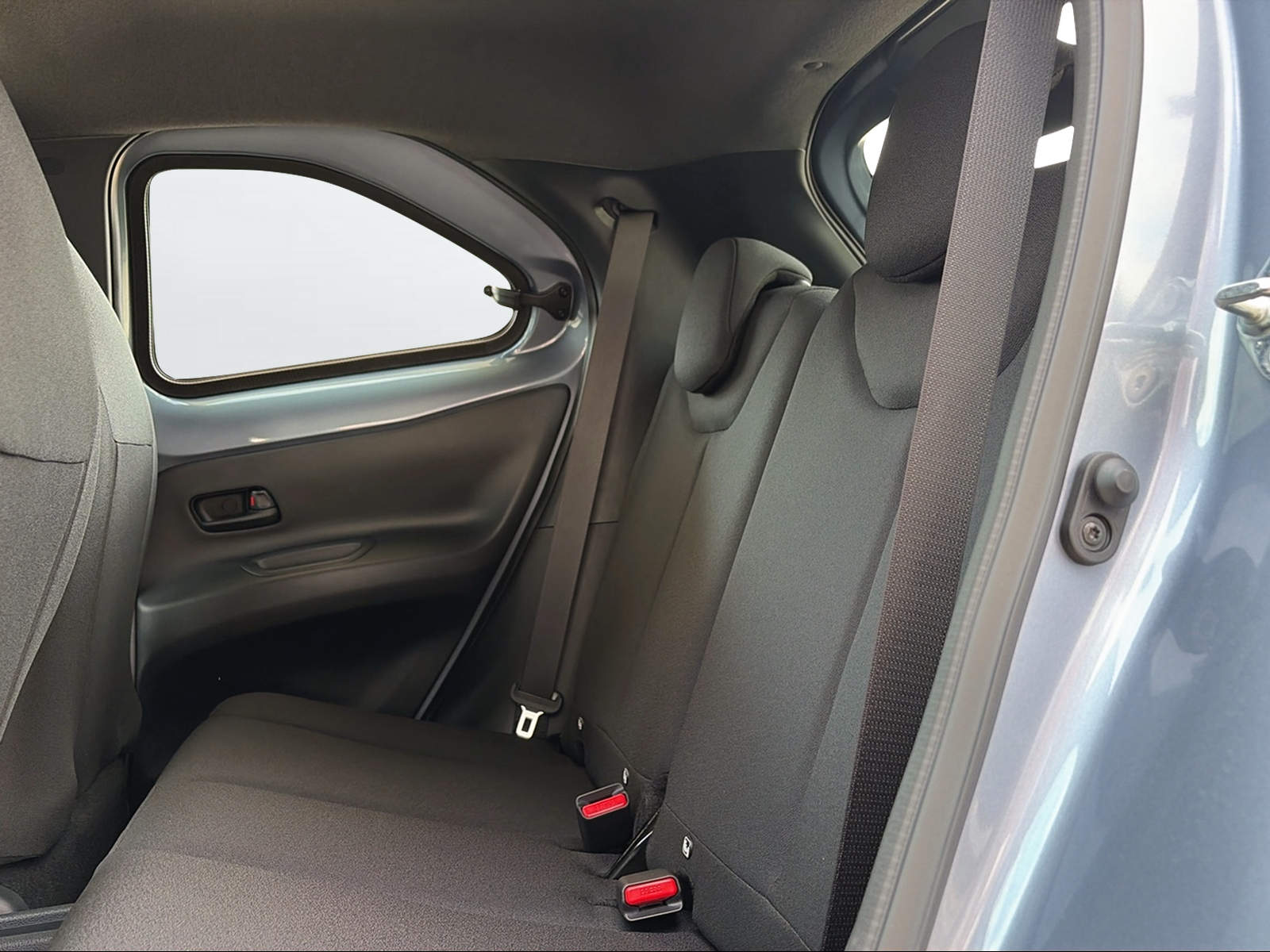TOYOTA Aygo X 1.5 Comfort e-CVT-image-9
