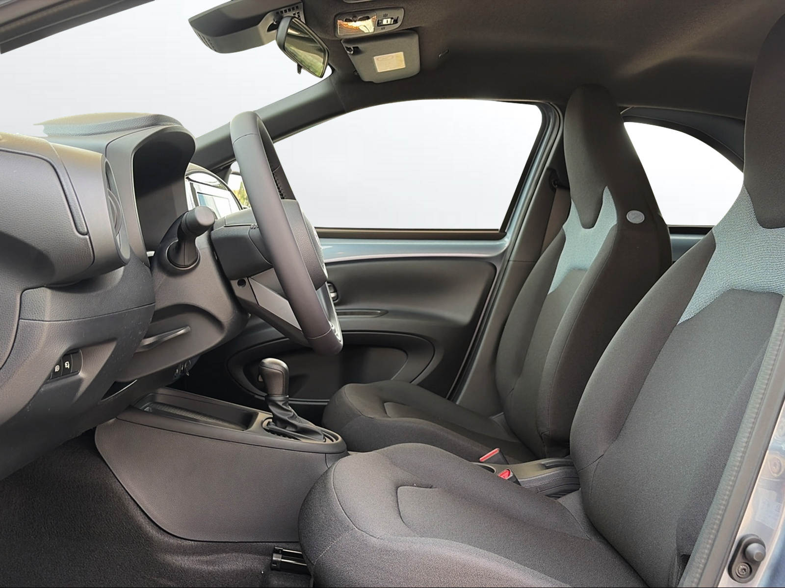 TOYOTA Aygo X 1.5 Comfort e-CVT-image-7