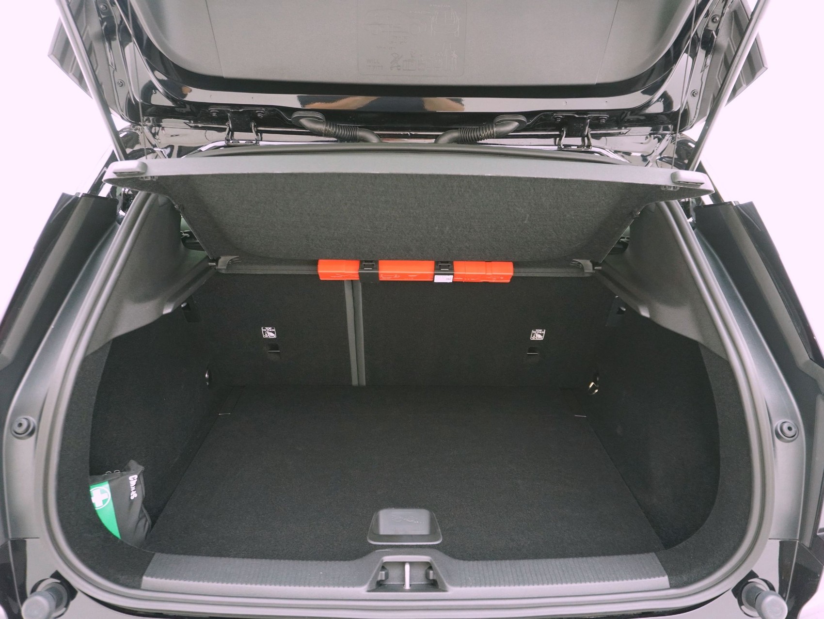 VOLVO EX30 E60 Core **10 Jahre Volvo Swiss Premium**-image-13