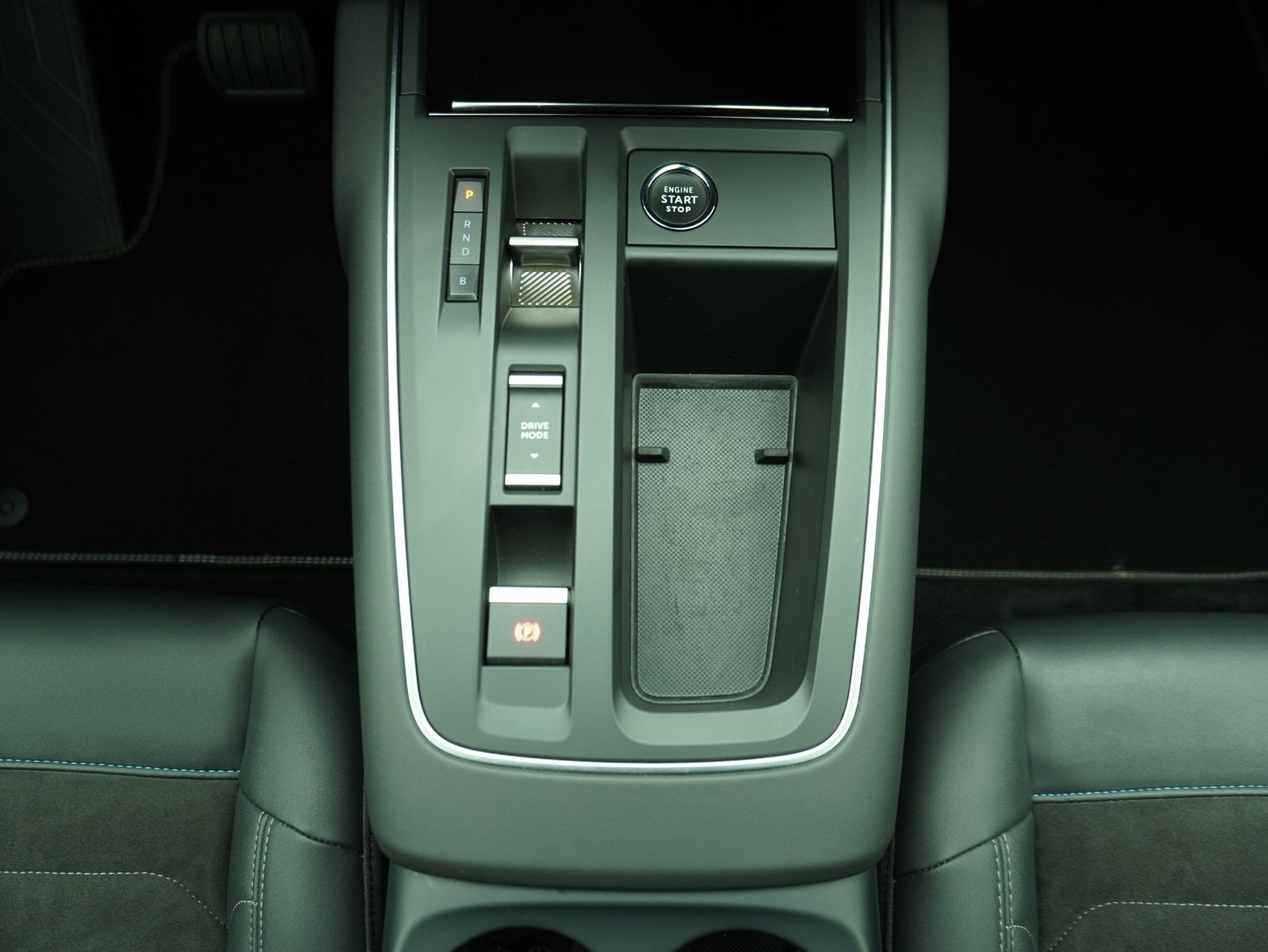CITROEN C5 Aircross 1.6 Plug-in Hybrid Shine-image-14