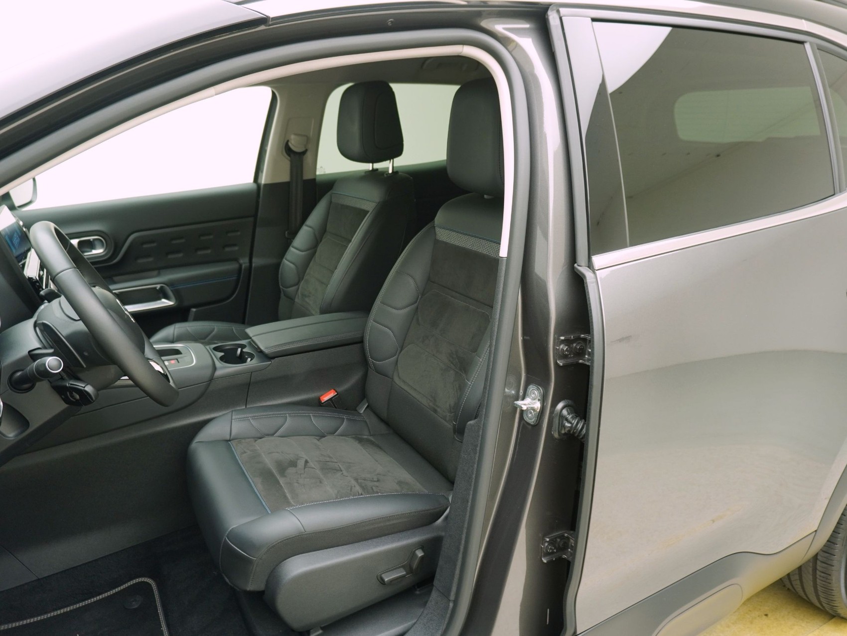 CITROEN C5 Aircross 1.6 Plug-in Hybrid Shine-image-8