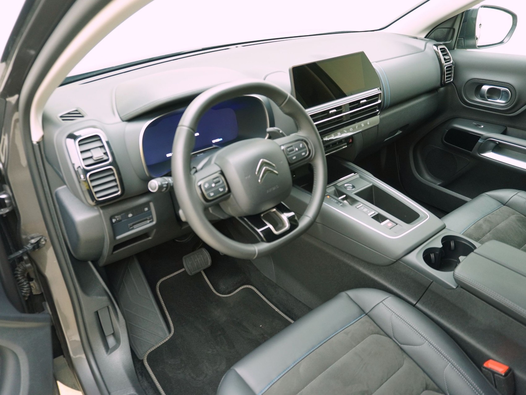 CITROEN C5 Aircross 1.6 Plug-in Hybrid Shine-image-9