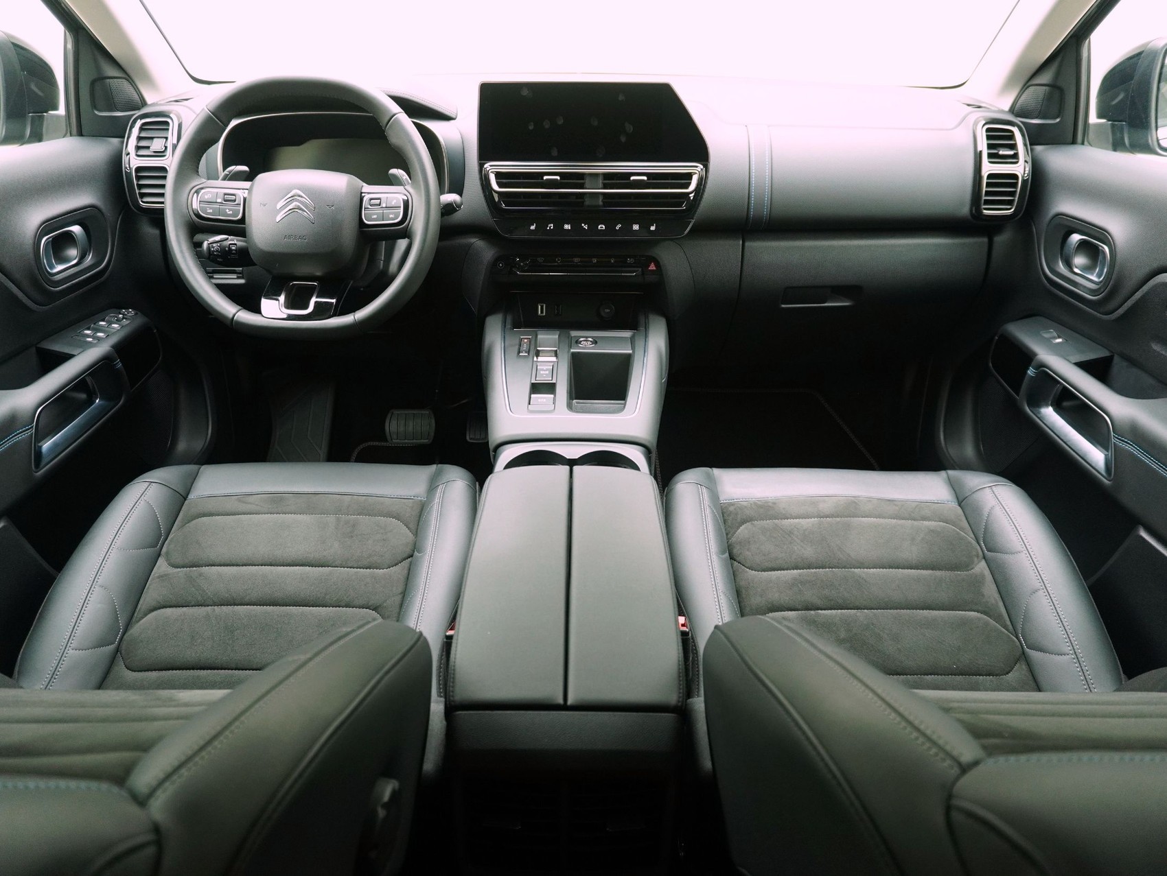 CITROEN C5 Aircross 1.6 Plug-in Hybrid Shine-image-12
