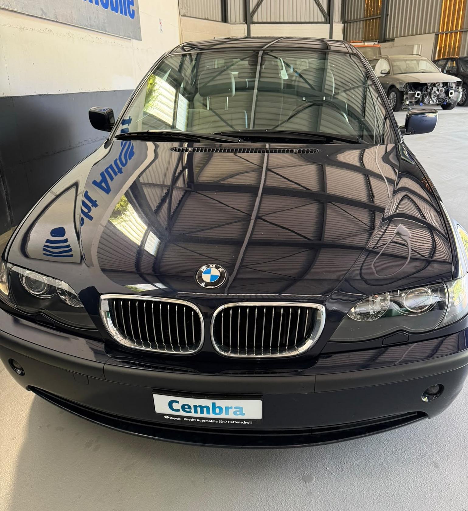 BMW 325xi-image-1