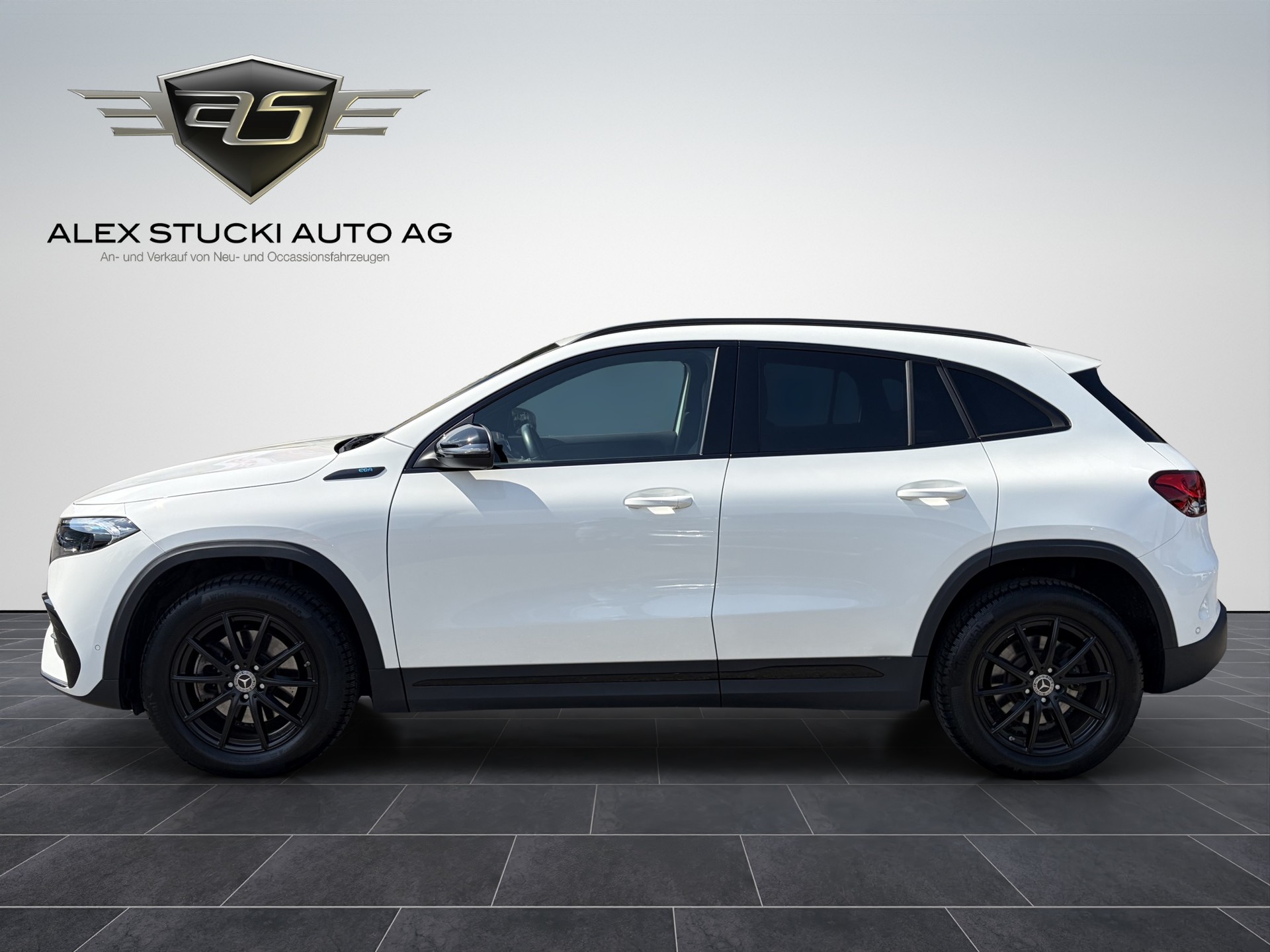MERCEDES-BENZ EQA 250 AMG Line-image-4