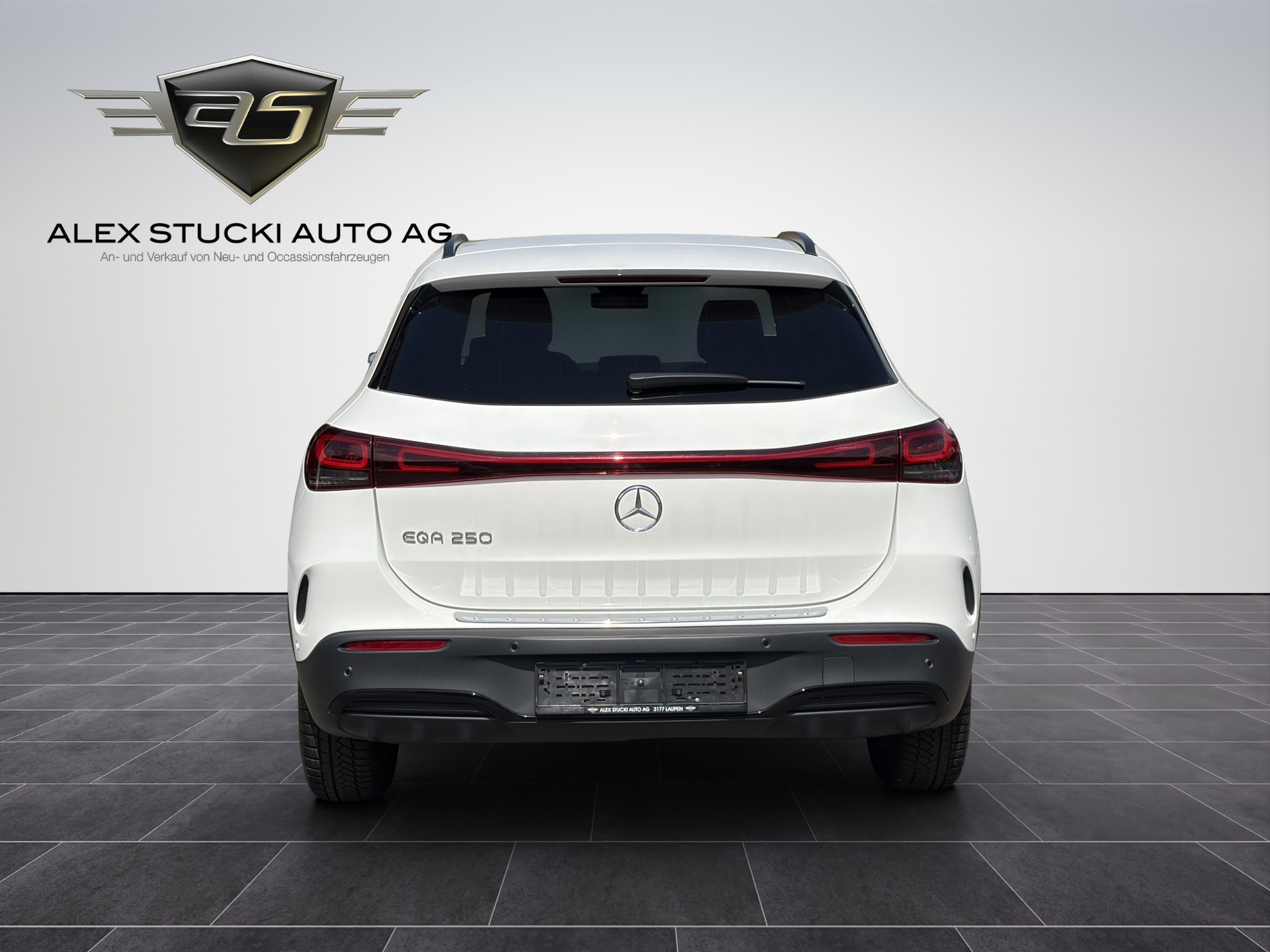 MERCEDES-BENZ EQA 250 AMG Line-image-7