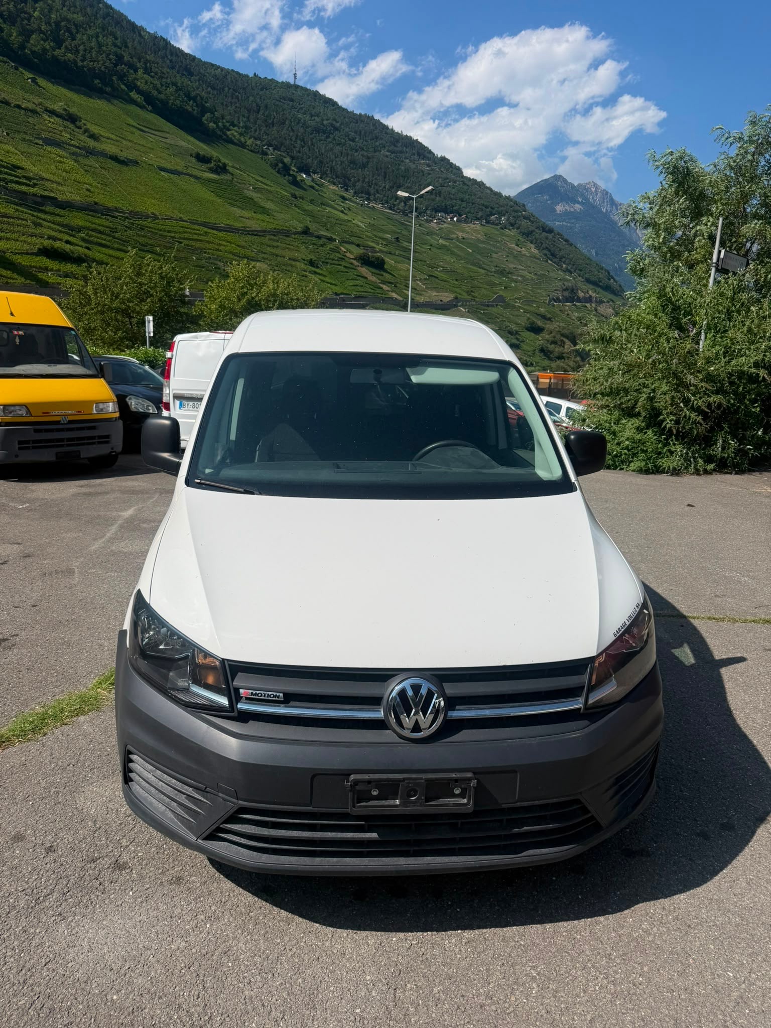 VW Caddy 2.0TDI 4Motion BlueMotion Technology-image-1