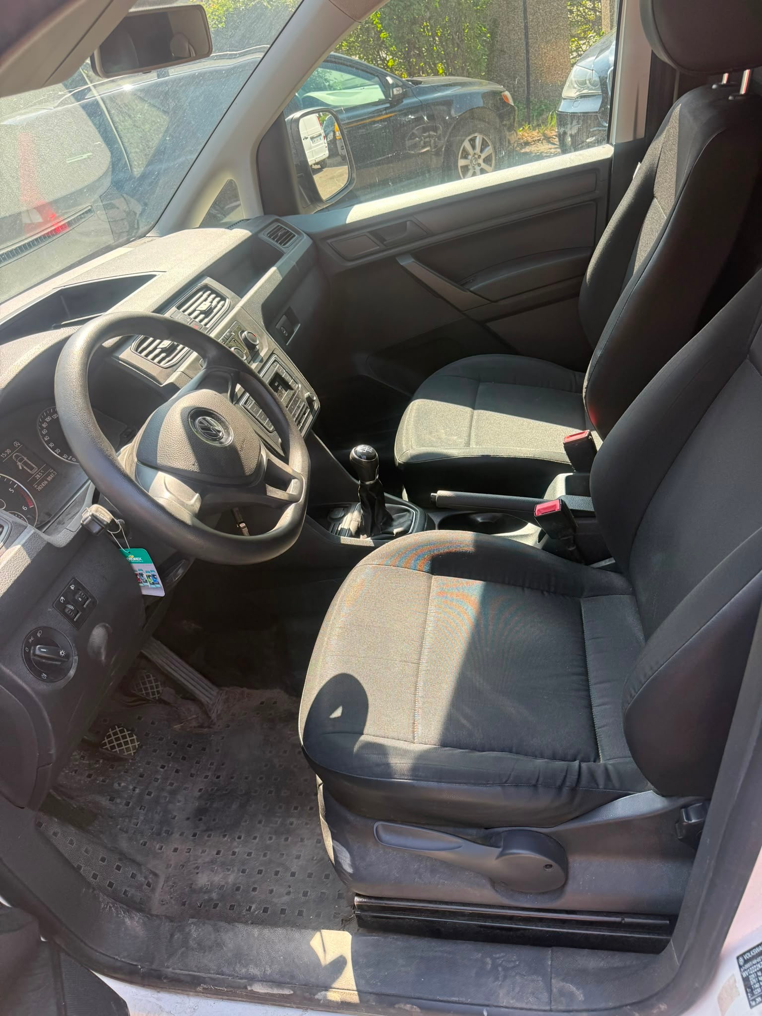 VW Caddy 2.0TDI 4Motion BlueMotion Technology-image-7