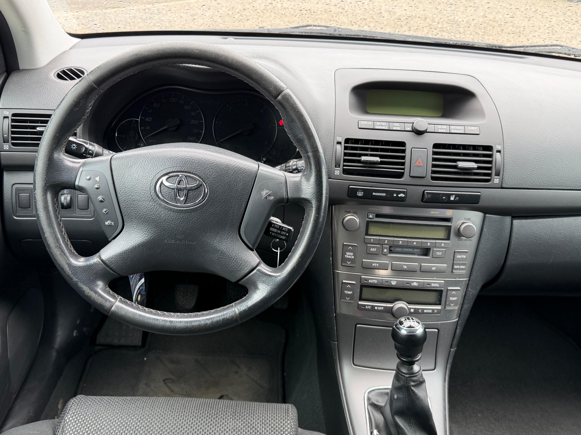 TOYOTA Avensis 2.2D-4 D CleanPower Linea Sol Sportswagon-image-4