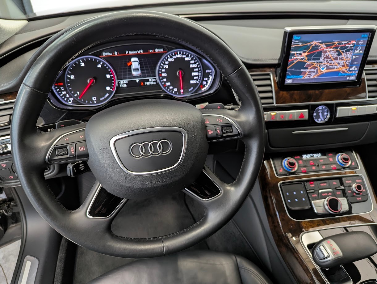 AUDI A8 3.0 V6 TDI quattro T-Tronic*CH-AUTO 12MT GAR FACELIFT MATRIX SOFTCLOSE LUFT 360CAM LEDER NAVI UVM-image-5