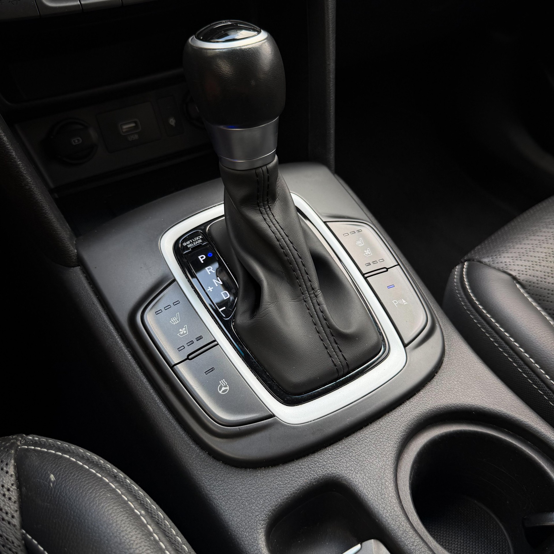 HYUNDAI Kona 1.6 GDi Hybrid Vertex-image-9