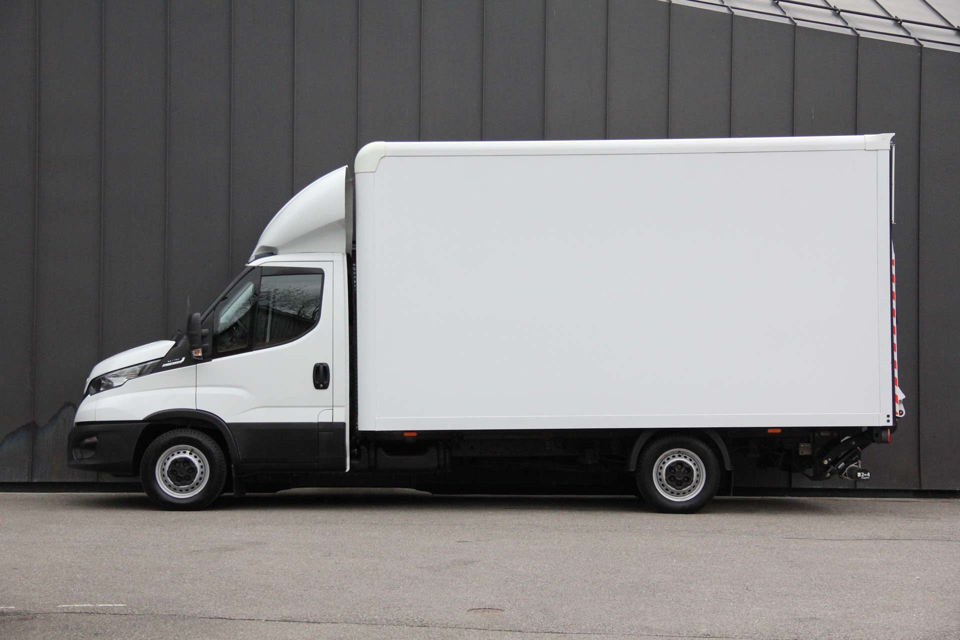 IVECO 35 S 16 A8 **AUTOMAT** **HEBEBÜHNE** **RÜCKFAHRKAMERA** **KLIMAAUTOMATIK** °°SOFORT-VERFÜGBAR°°-image-4