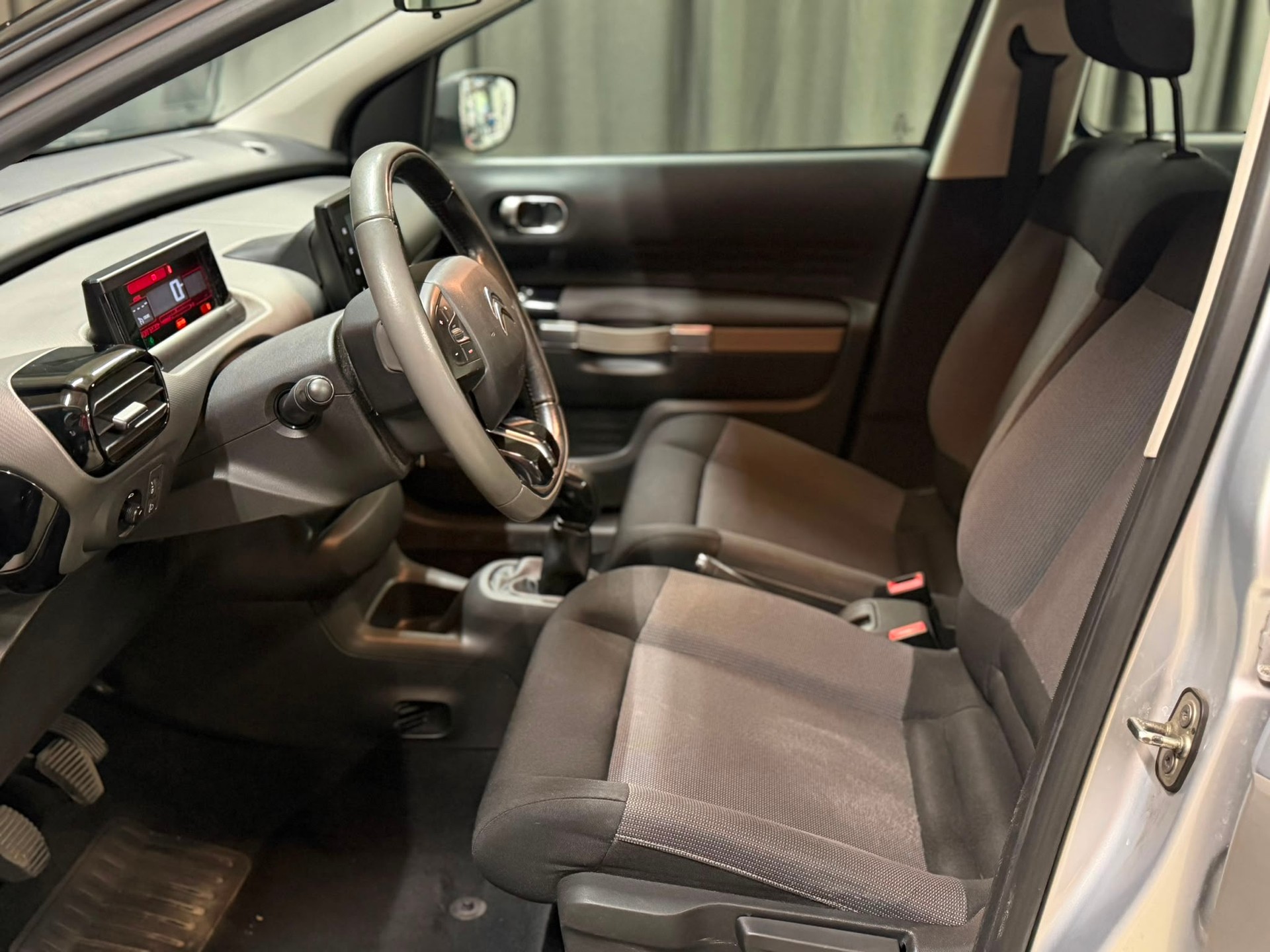 CITROEN C4 Cactus 1.2 VTi Shine Edition-image-7