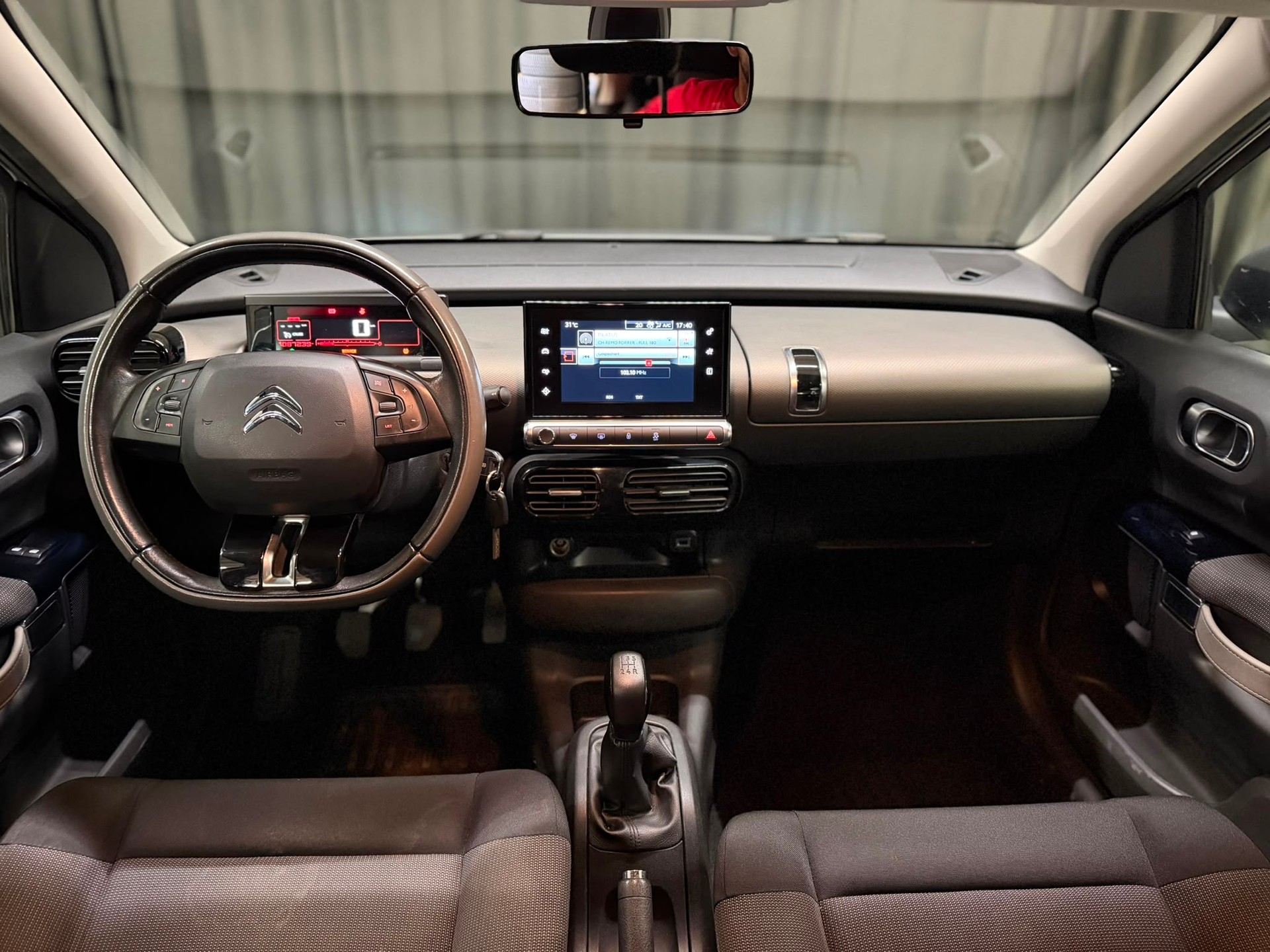 CITROEN C4 Cactus 1.2 VTi Shine Edition-image-6