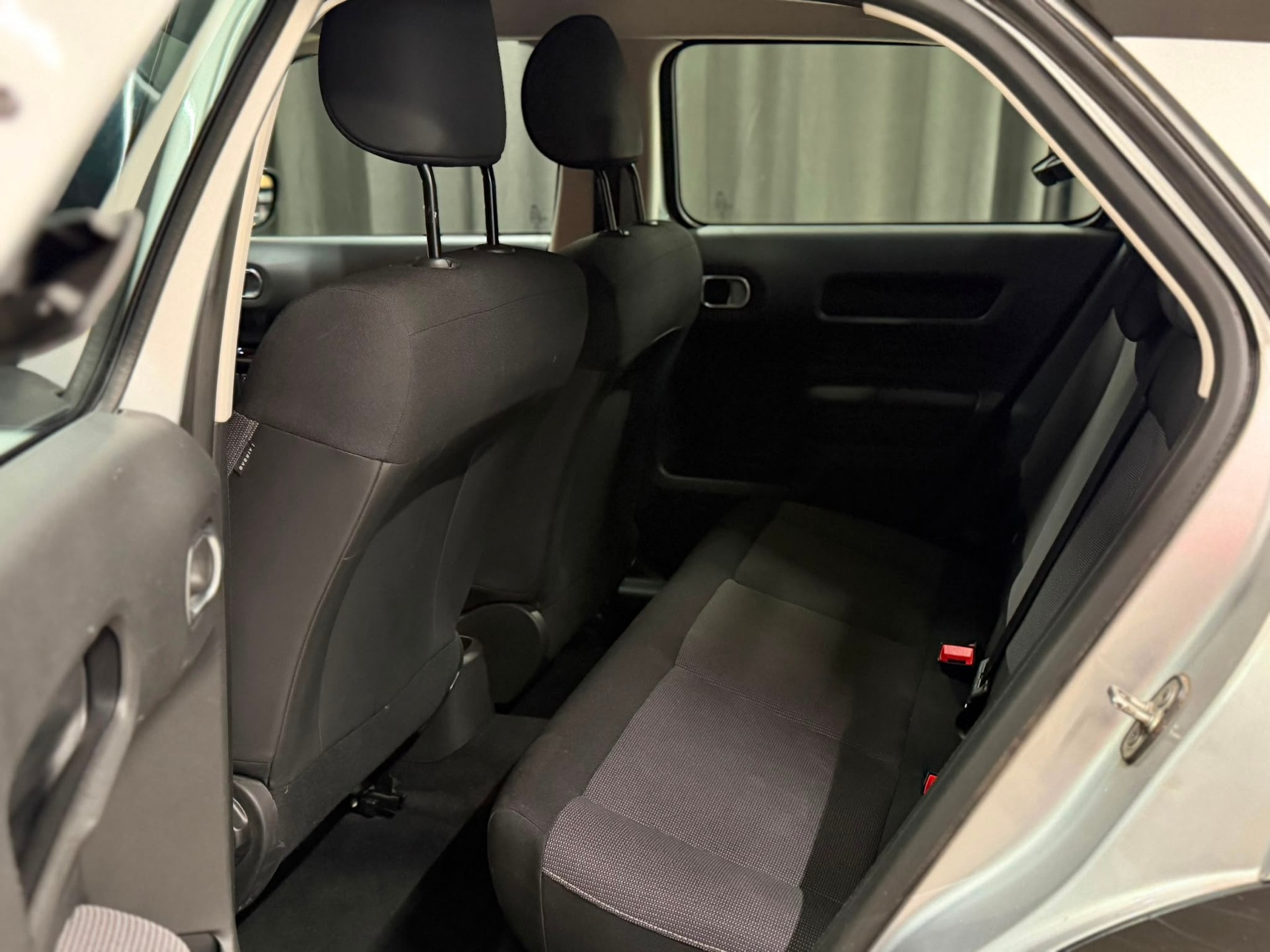 CITROEN C4 Cactus 1.2 VTi Shine Edition-image-9