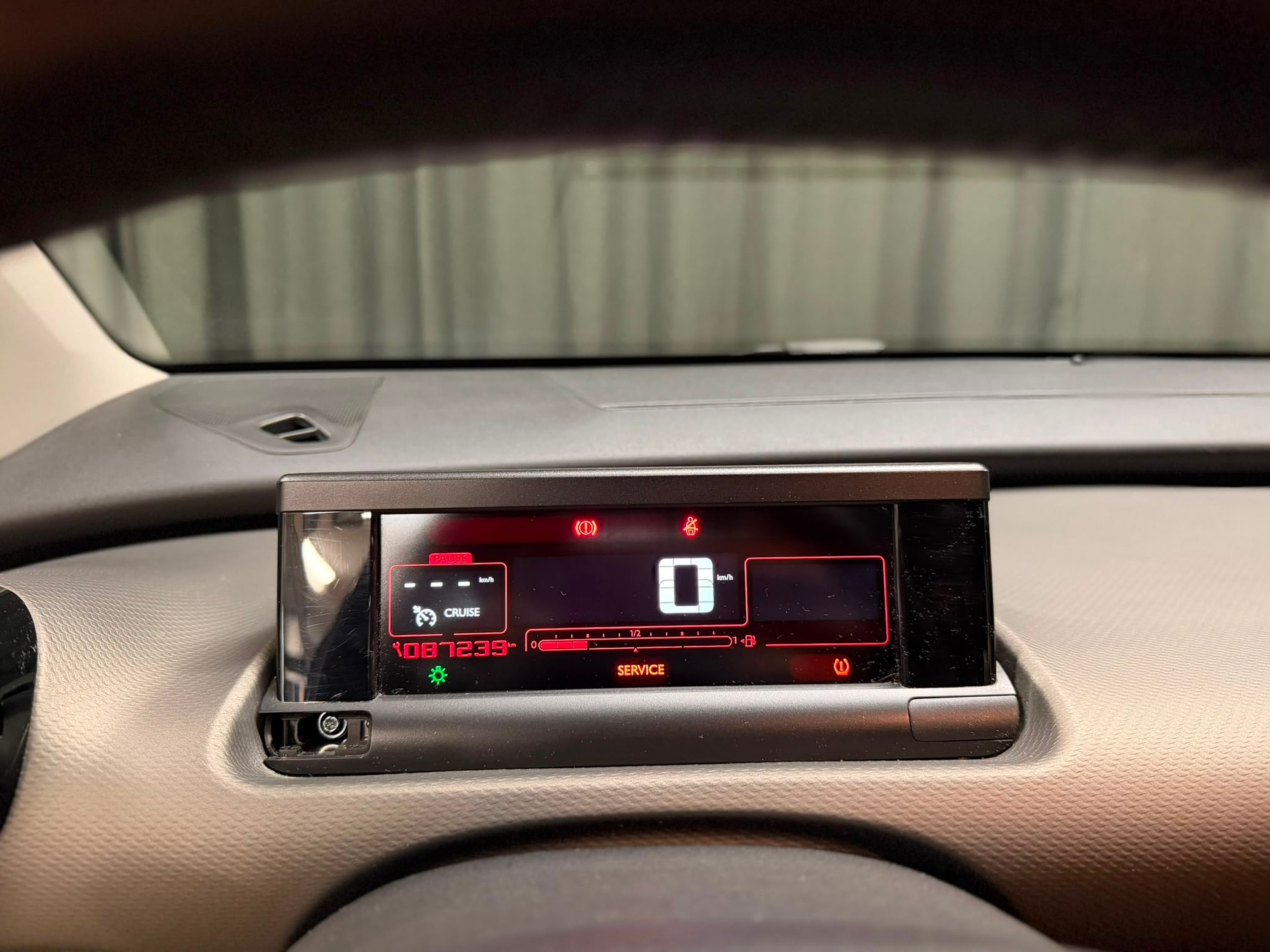 CITROEN C4 Cactus 1.2 VTi Shine Edition-image-10