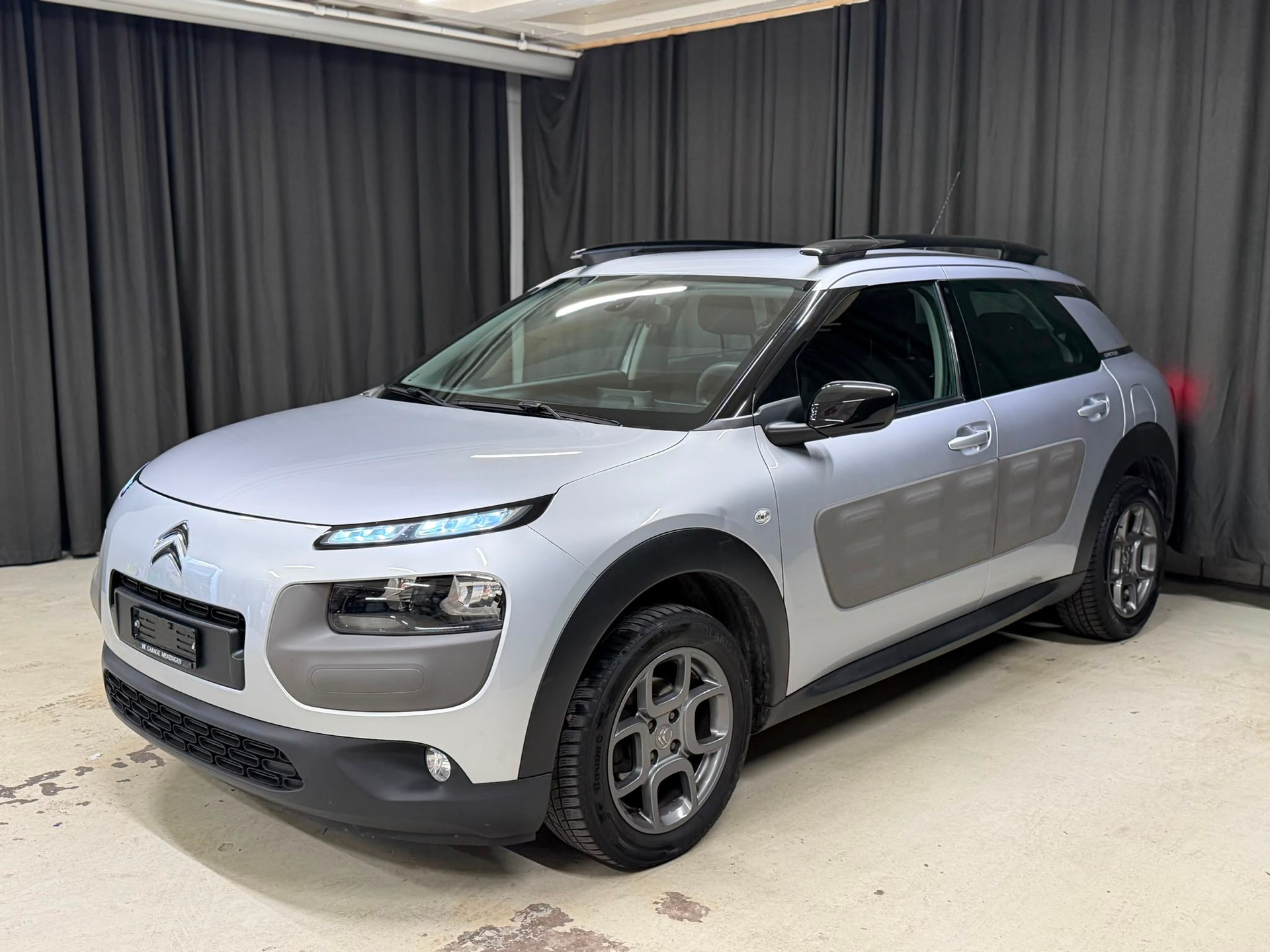 CITROEN C4 Cactus 1.2 VTi Shine Edition-image-0