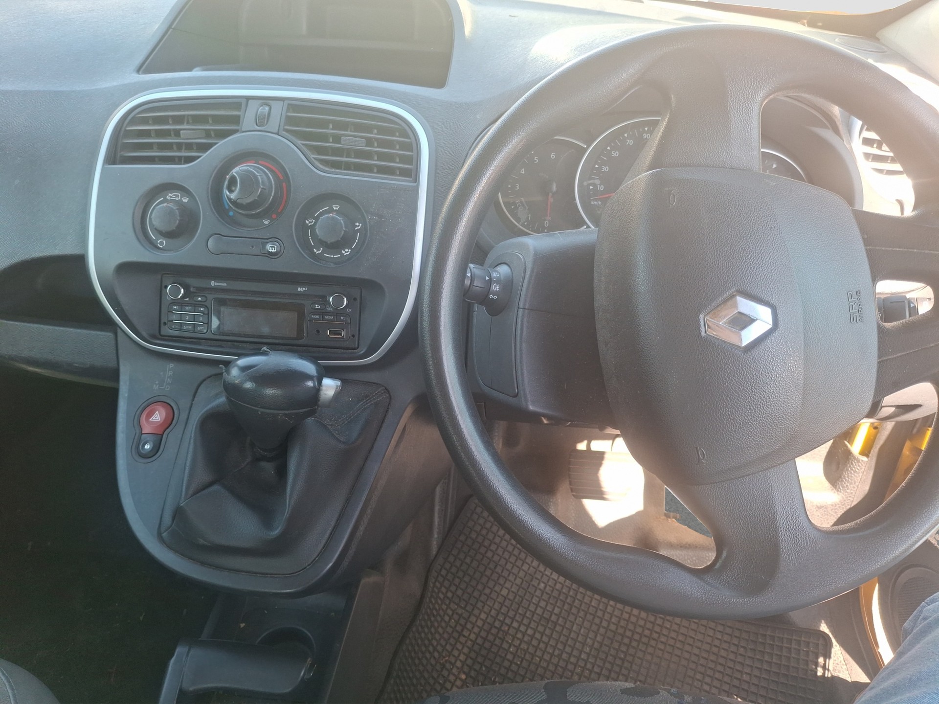 RENAULT Kangoo Medium 1.6 105 Business A-image-3