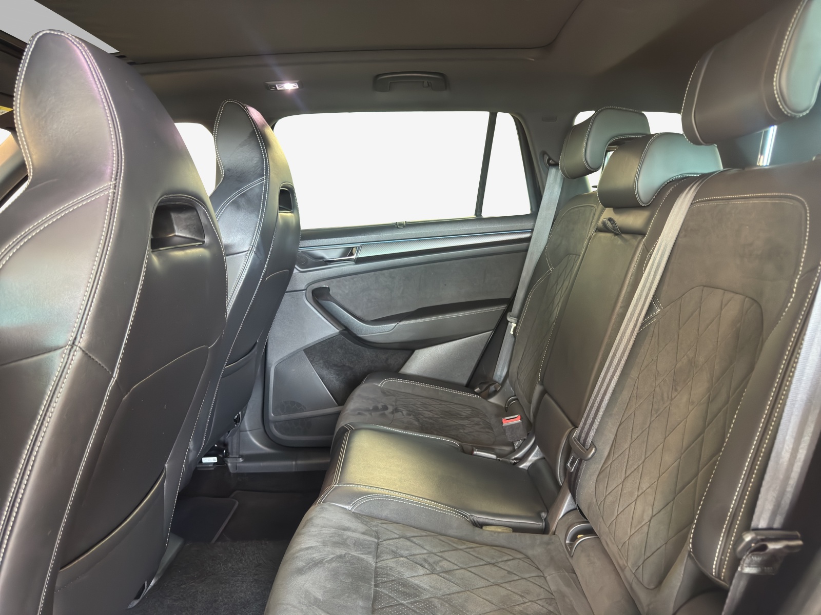 SKODA Kodiaq 2.0 TSI 4x4 SportLine-image-11