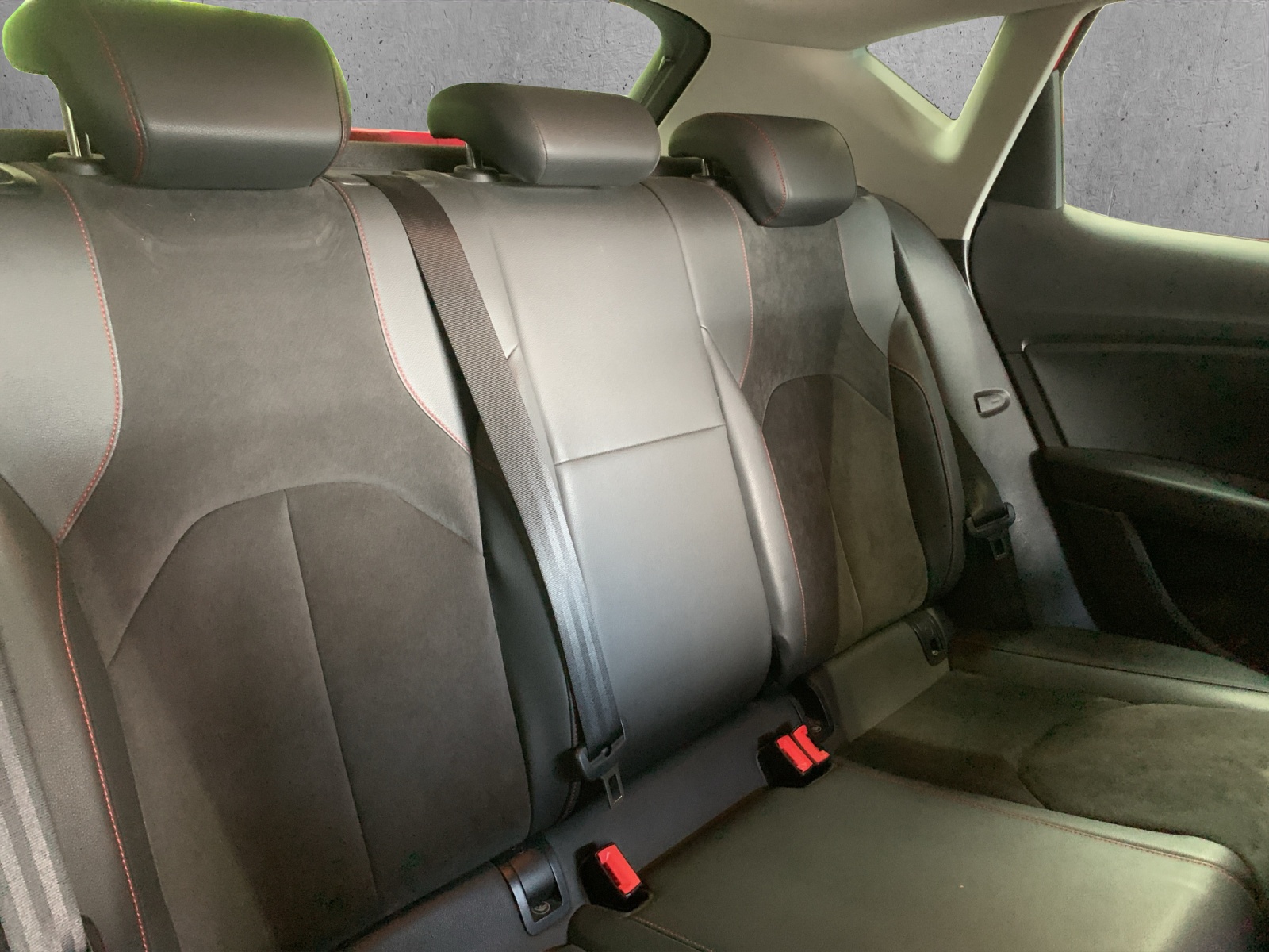 SEAT Leon 1.8 TSI FR DSG "Leistungssteigerung 211 PS"-image-12