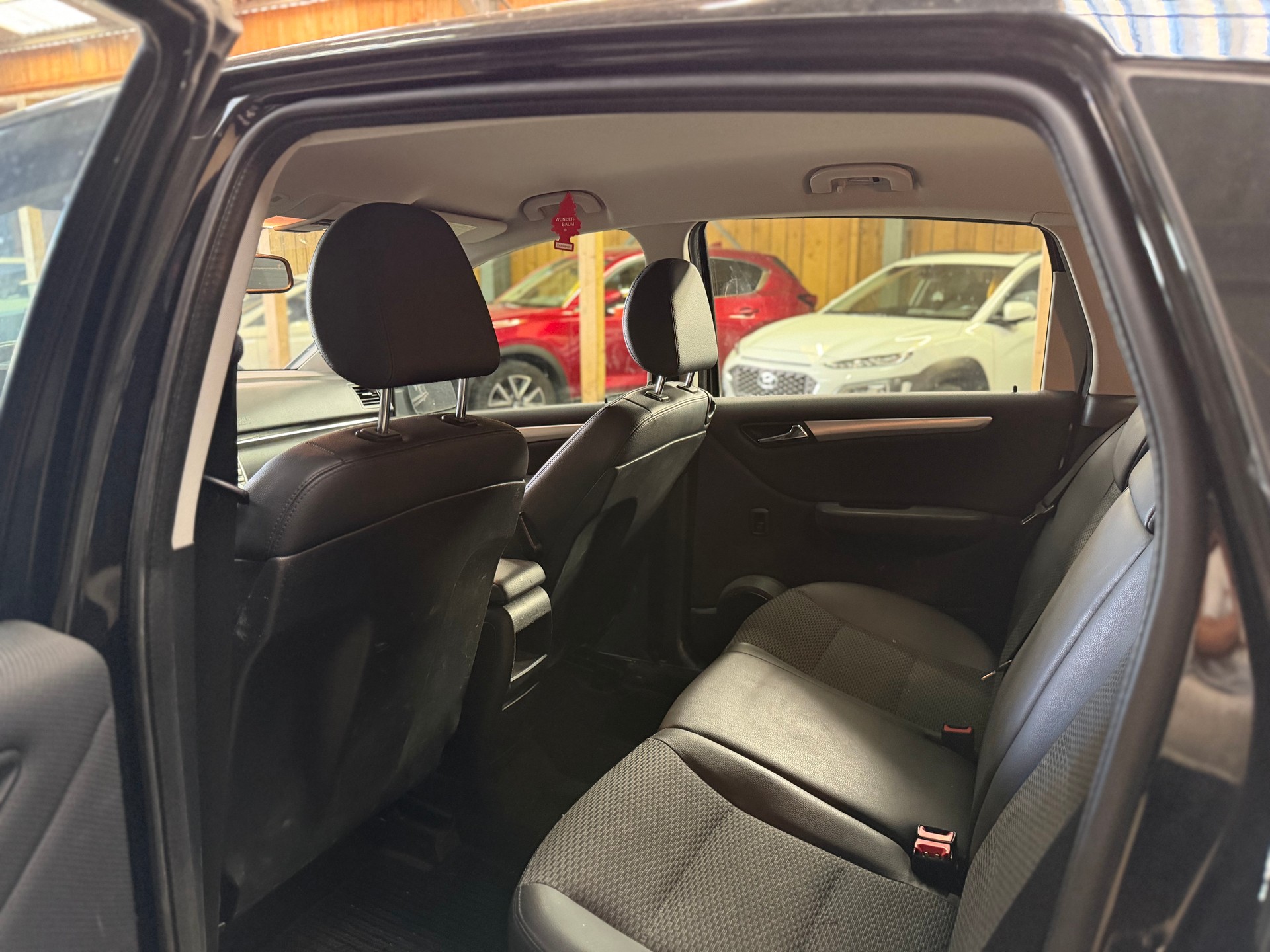 MERCEDES-BENZ B 180 BlueEfficiency My Star-image-10