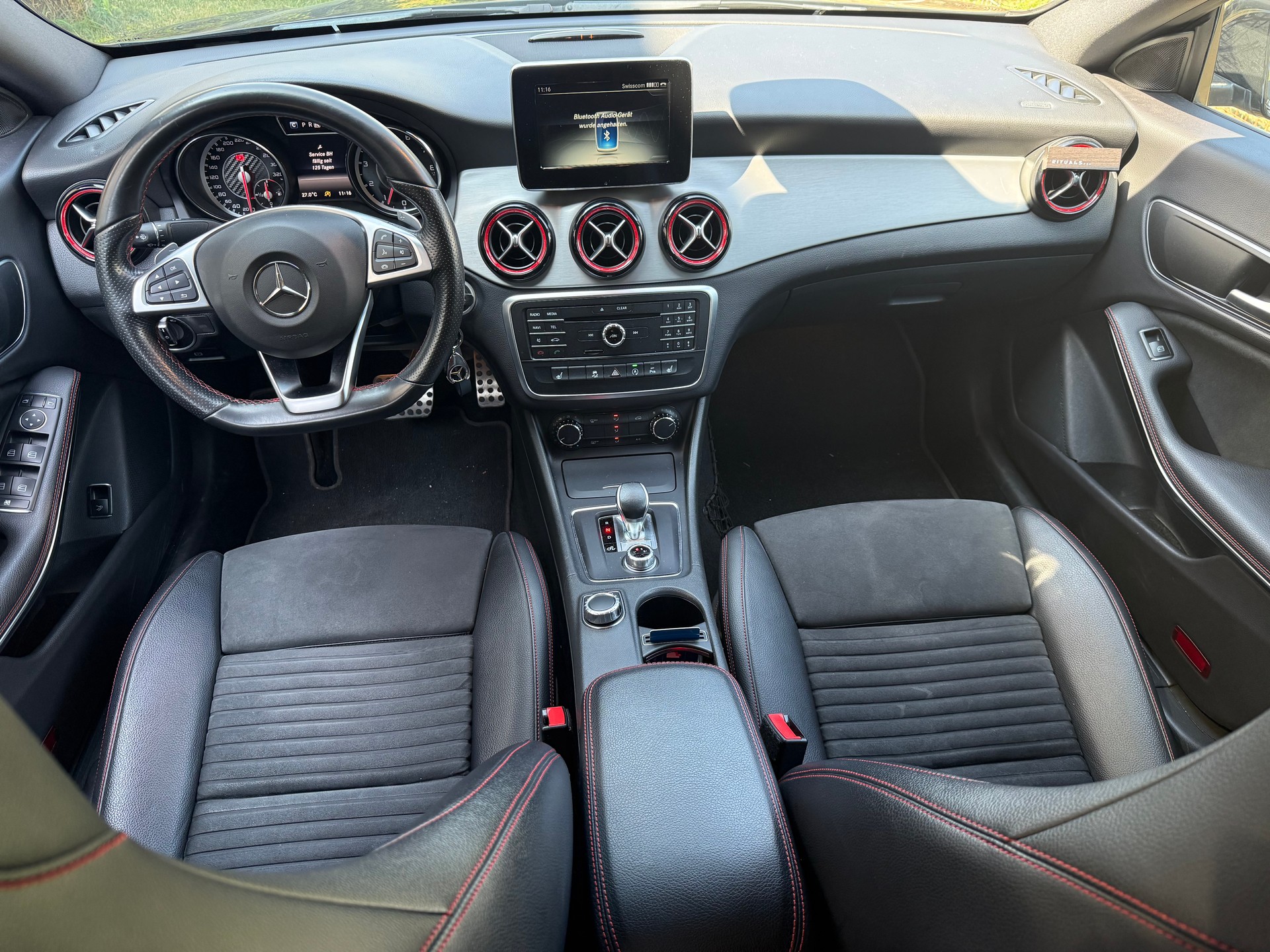 MERCEDES-BENZ CLA 45 AMG 4Matic Speedshift-image-12