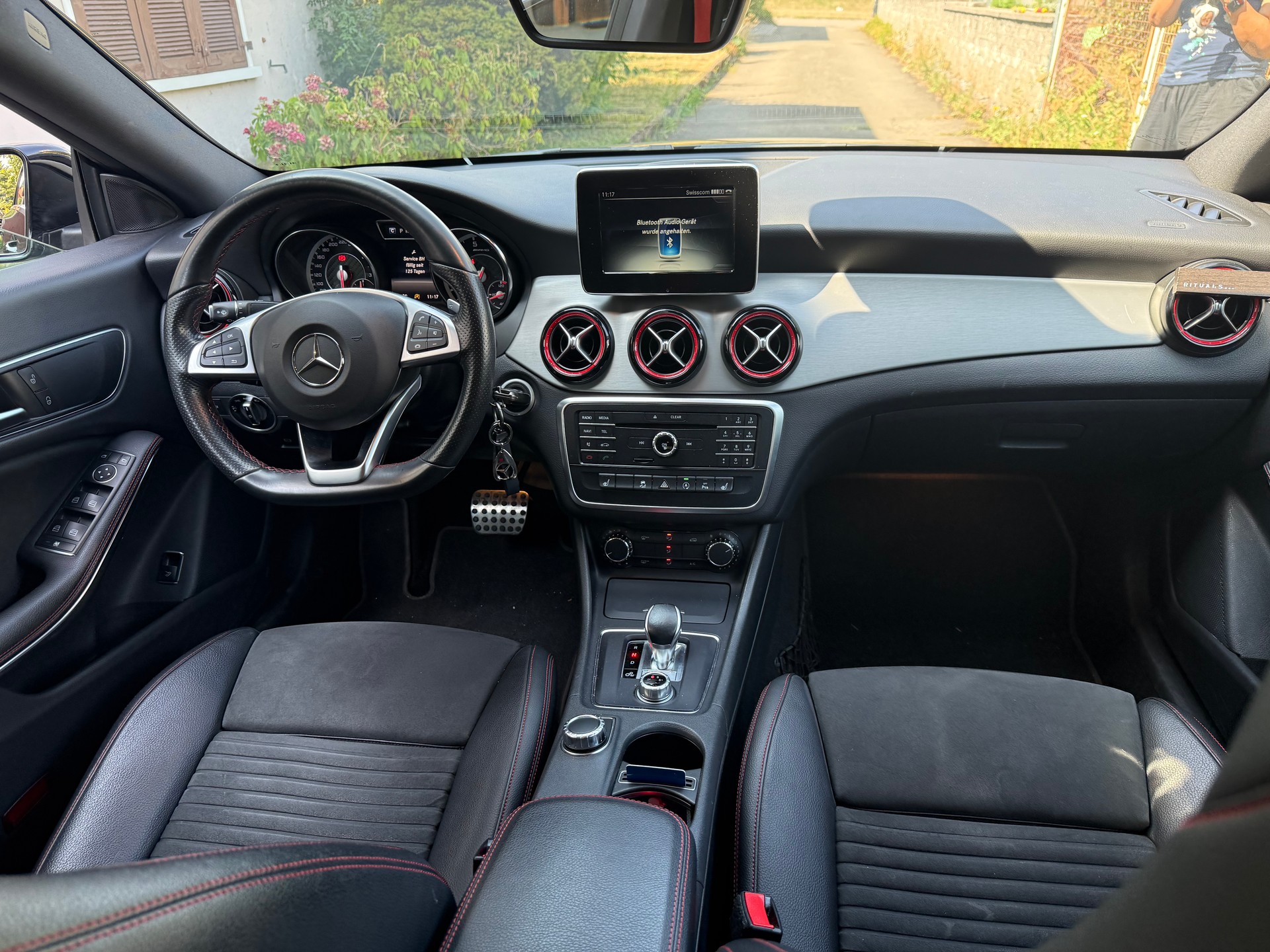 MERCEDES-BENZ CLA 45 AMG 4Matic Speedshift-image-16