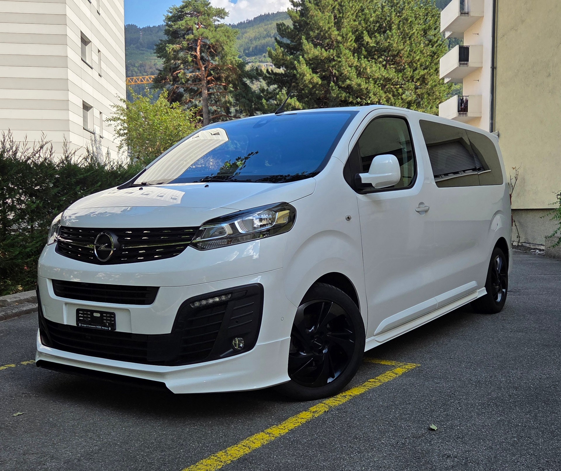 OPEL Zafira Life 2.0 CDTI 150 Business Edition M-image-0