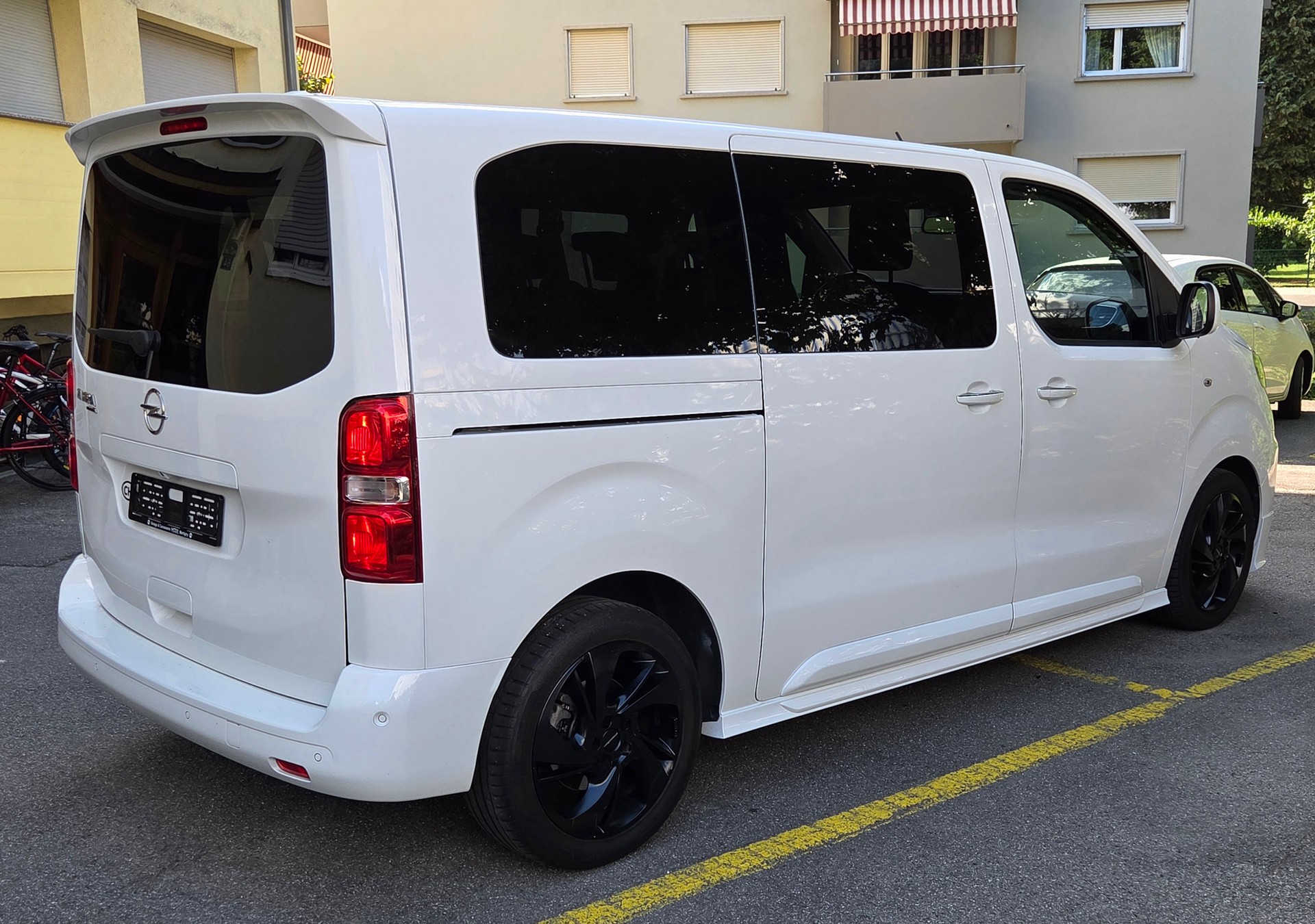 OPEL Zafira Life 2.0 CDTI 150 Business Edition M-image-2