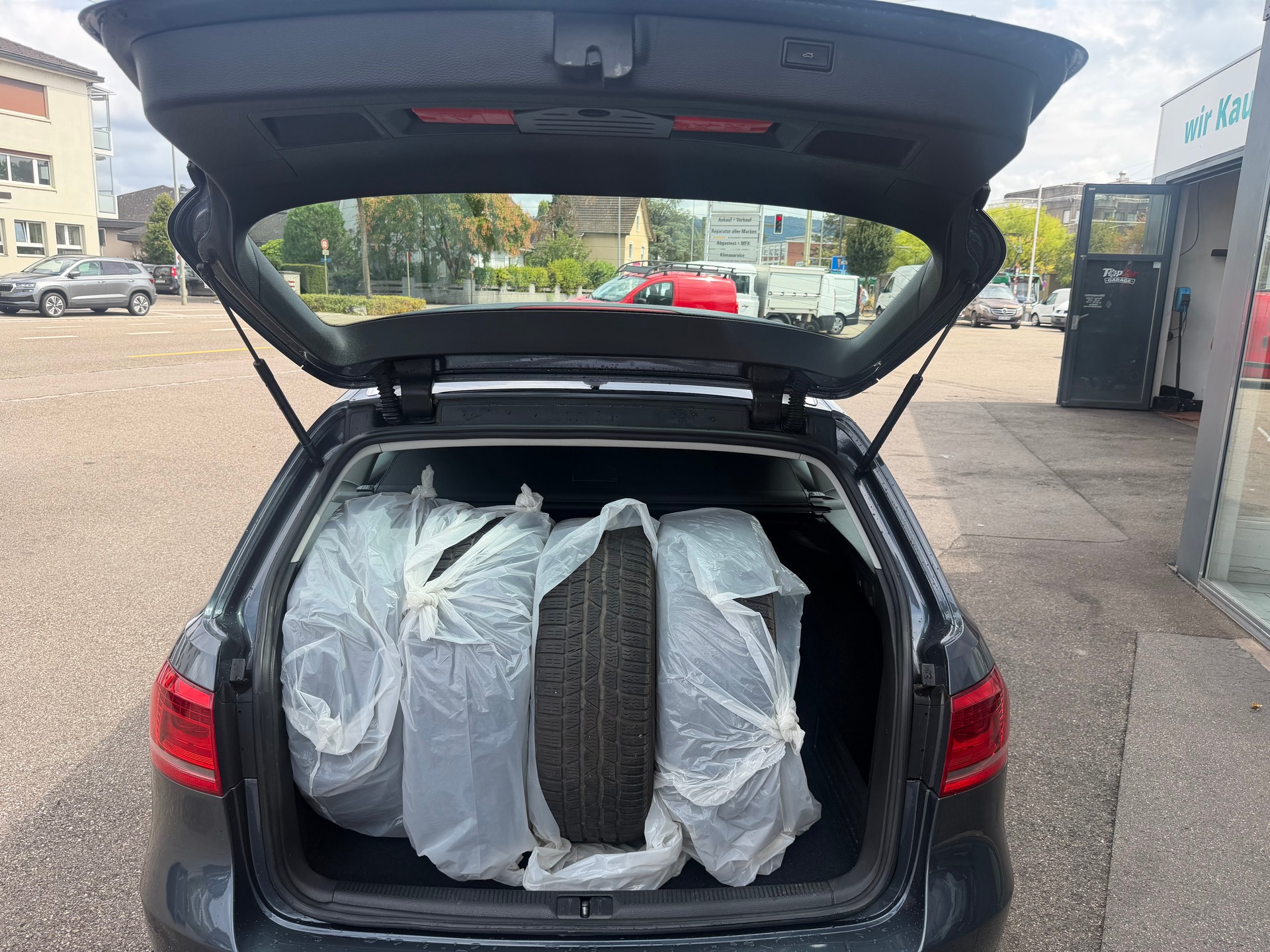VW Passat Variant 2.0 TDI BMT Comfortline 4M-image-8