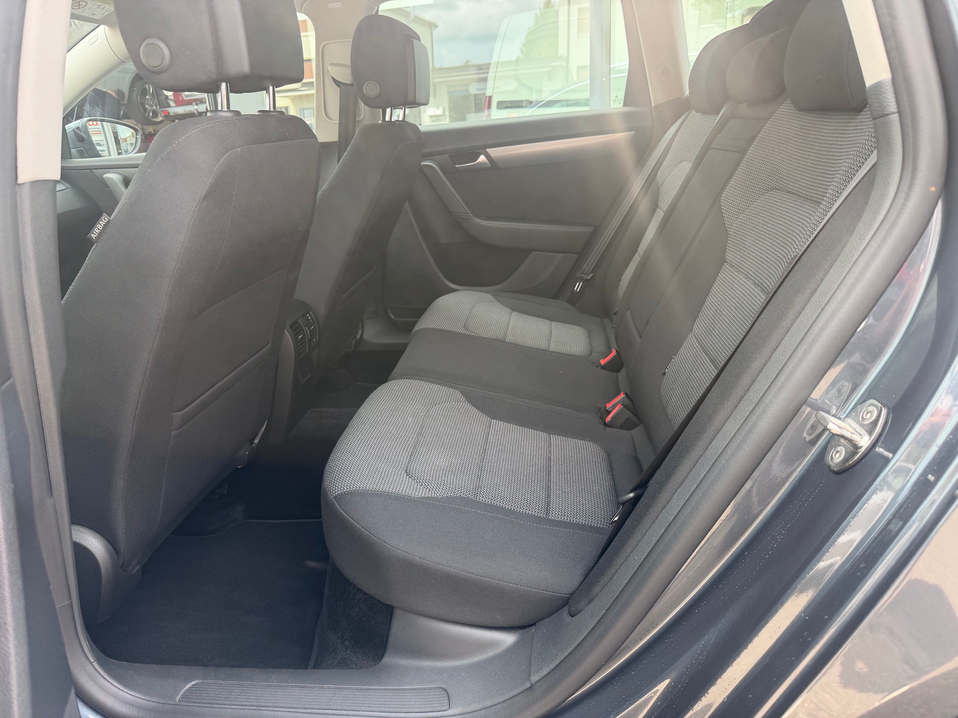 VW Passat Variant 2.0 TDI BMT Comfortline 4M-image-9