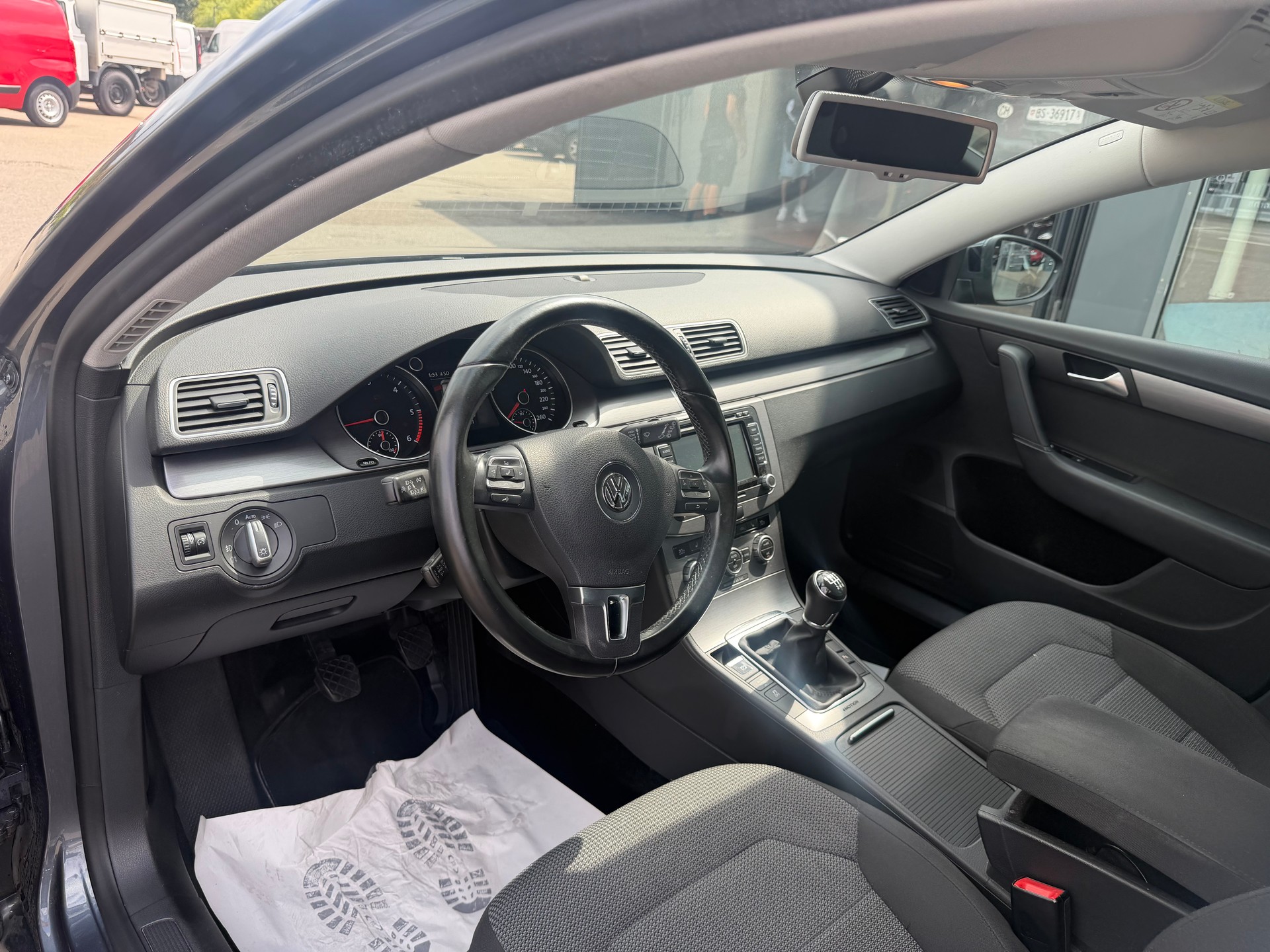 VW Passat Variant 2.0 TDI BMT Comfortline 4M-image-11