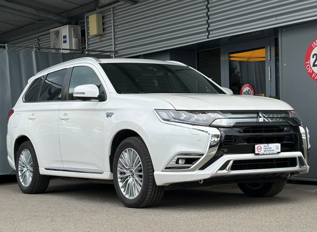 MITSUBISHI Outlander 2.4 PHEV Diamond 4WD Automatic-image-1